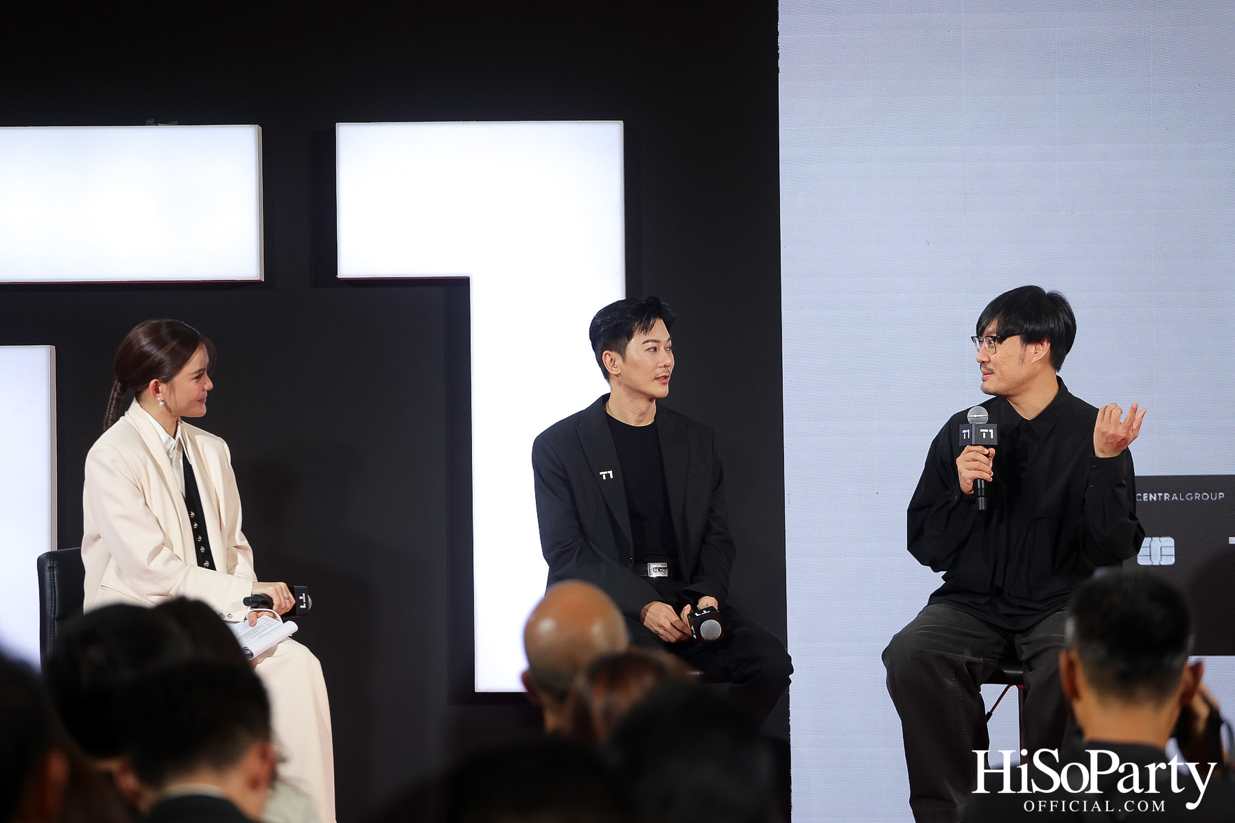 เซ็นทรัล เดอะวัน เปิดตัวภาพลักษณ์แบรนด์และบัตรเครดิตโฉมใหม่ พร้อมหนังโฆษณาโดย นวพล ธำรงรัตนฤทธิ์ และนักแสดงรุ่นใหม่ เจนเย่-เมธิกา