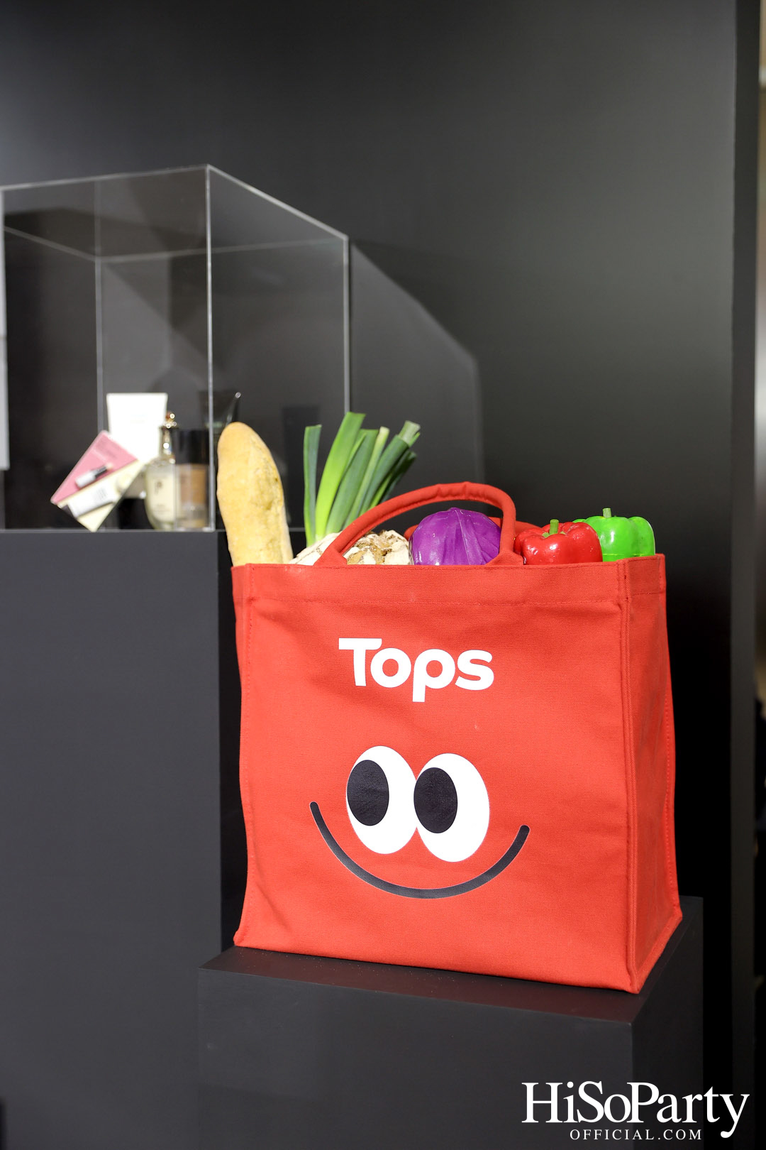 เซ็นทรัล เดอะวัน เปิดตัวภาพลักษณ์แบรนด์และบัตรเครดิตโฉมใหม่ พร้อมหนังโฆษณาโดย นวพล ธำรงรัตนฤทธิ์ และนักแสดงรุ่นใหม่ เจนเย่-เมธิกา