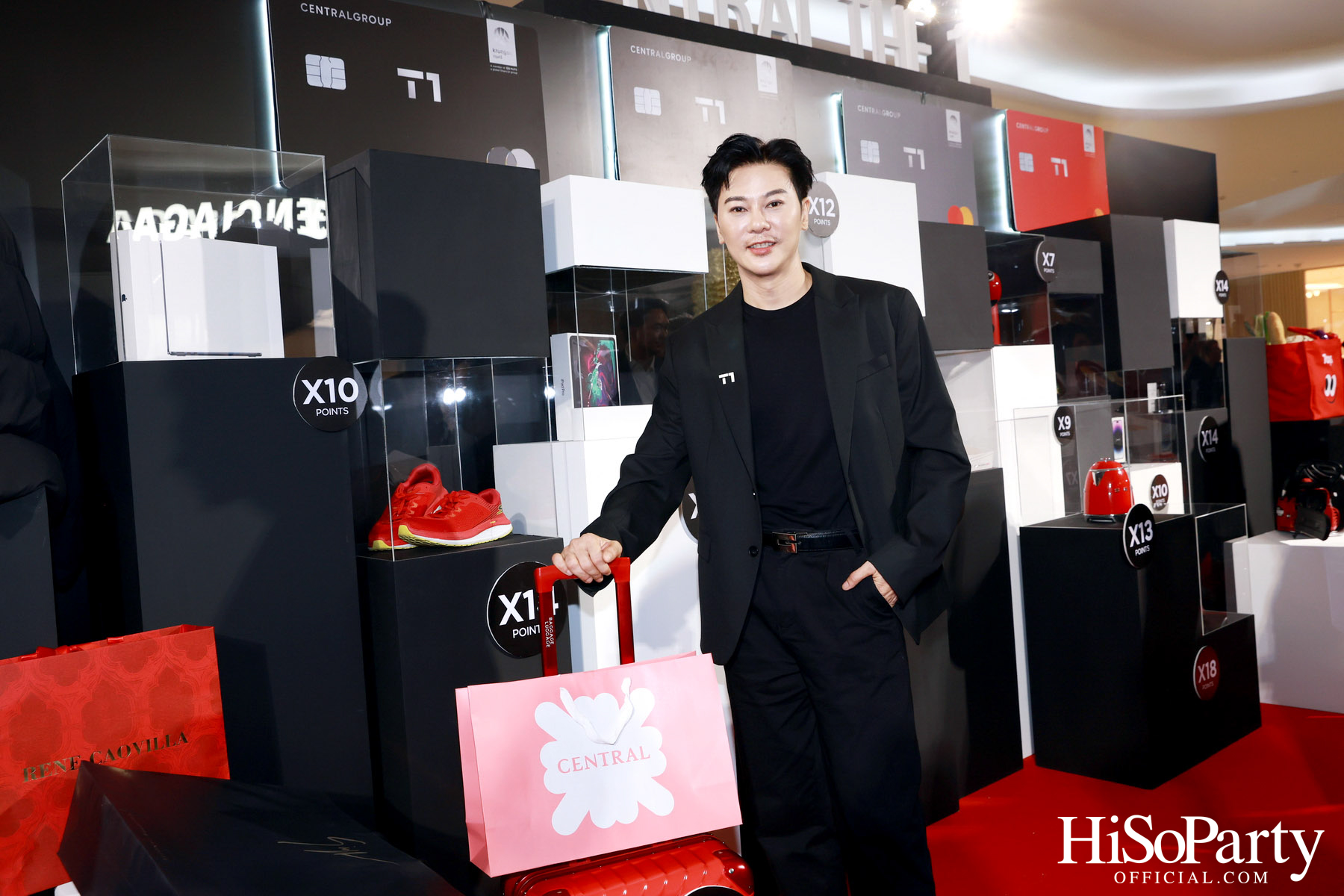 เซ็นทรัล เดอะวัน เปิดตัวภาพลักษณ์แบรนด์และบัตรเครดิตโฉมใหม่ พร้อมหนังโฆษณาโดย นวพล ธำรงรัตนฤทธิ์ และนักแสดงรุ่นใหม่ เจนเย่-เมธิกา