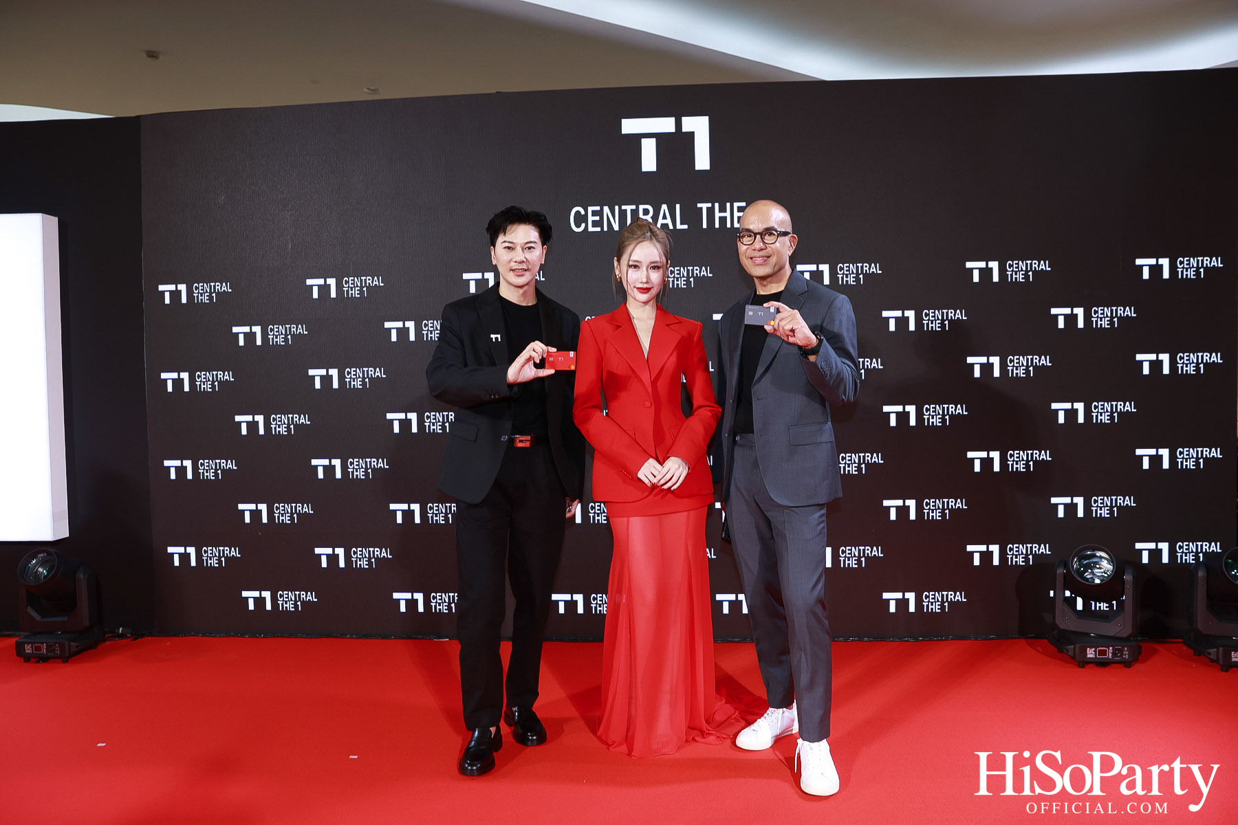 เซ็นทรัล เดอะวัน เปิดตัวภาพลักษณ์แบรนด์และบัตรเครดิตโฉมใหม่ พร้อมหนังโฆษณาโดย นวพล ธำรงรัตนฤทธิ์ และนักแสดงรุ่นใหม่ เจนเย่-เมธิกา