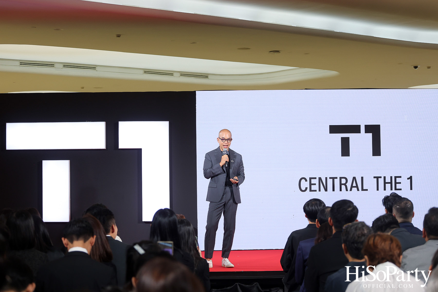 เซ็นทรัล เดอะวัน เปิดตัวภาพลักษณ์แบรนด์และบัตรเครดิตโฉมใหม่ พร้อมหนังโฆษณาโดย นวพล ธำรงรัตนฤทธิ์ และนักแสดงรุ่นใหม่ เจนเย่-เมธิกา