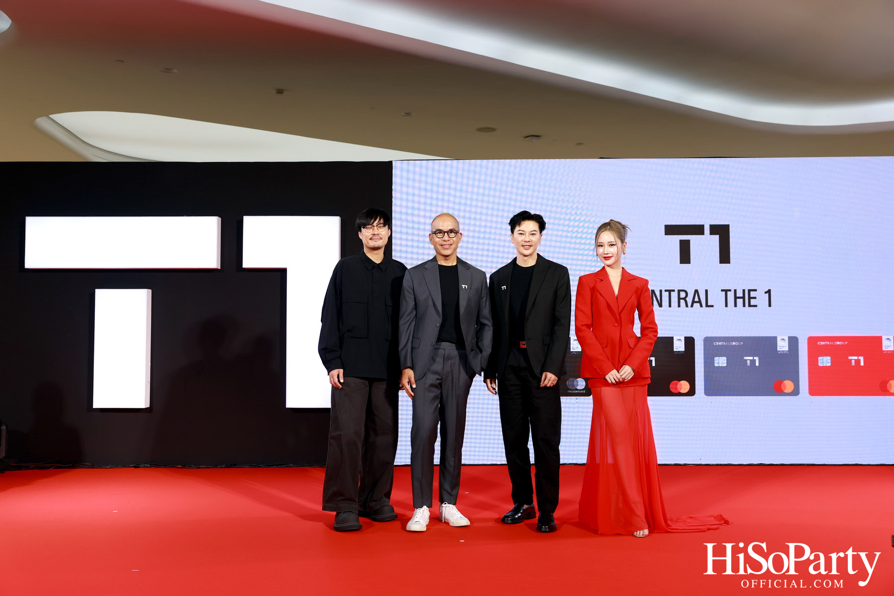 เซ็นทรัล เดอะวัน เปิดตัวภาพลักษณ์แบรนด์และบัตรเครดิตโฉมใหม่ พร้อมหนังโฆษณาโดย นวพล ธำรงรัตนฤทธิ์ และนักแสดงรุ่นใหม่ เจนเย่-เมธิกา