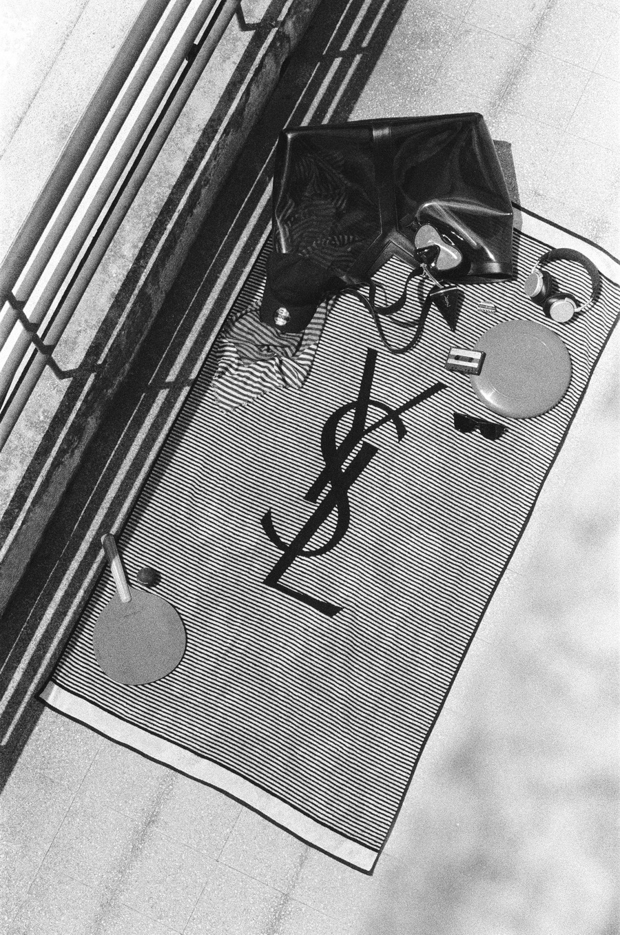 Saint Laurent เปิดมุมมองฤดูร้อนใหม่ในแคมเปญ Shades of Summer โดย Anthony Vaccarello