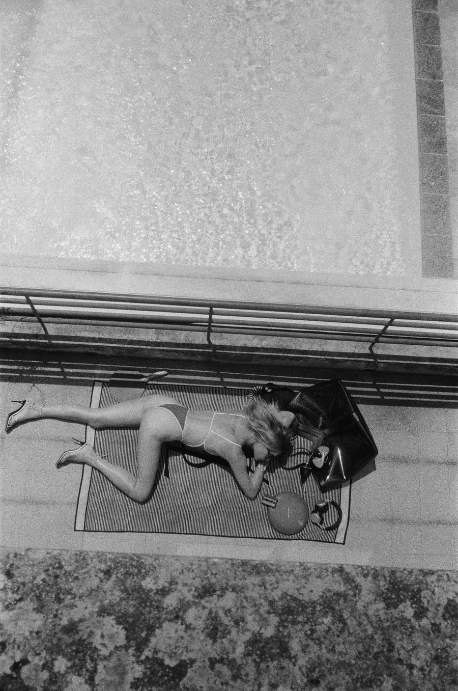 Saint Laurent เปิดมุมมองฤดูร้อนใหม่ในแคมเปญ Shades of Summer โดย Anthony Vaccarello