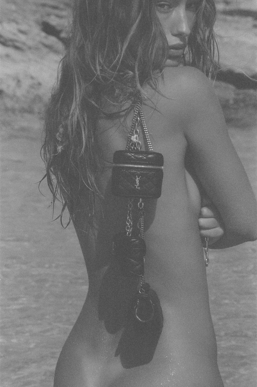 Saint Laurent เปิดมุมมองฤดูร้อนใหม่ในแคมเปญ Shades of Summer โดย Anthony Vaccarello