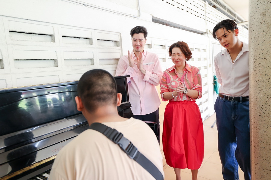 EM DISTRICT LA BELLE et LE BEAU รุ่นที่ 1 ร่วมกิจกรรมพิเศษ แบ่งปันรอยยิ้มให้น้องๆ ผู้พิการทางการเห็น