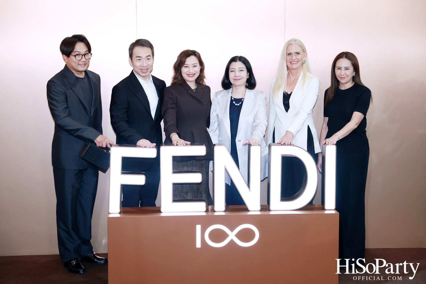 FENDI เปิดบูติกแห่งใหม่ ณ ICONSIAM พร้อมจัดงานค็อกเทลปาร์ตี้สุดเอ็กซ์คลูซีฟ เปิดตัวคอลเลกชัน Fall/Winter 2025-26 ครั้งแรกในไทย