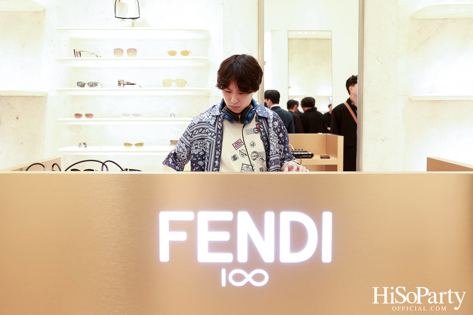 FENDI เปิดบูติกแห่งใหม่ ณ ICONSIAM พร้อมจัดงานค็อกเทลปาร์ตี้สุดเอ็กซ์คลูซีฟ เปิดตัวคอลเลกชัน Fall/Winter 2025-26 ครั้งแรกในไทย