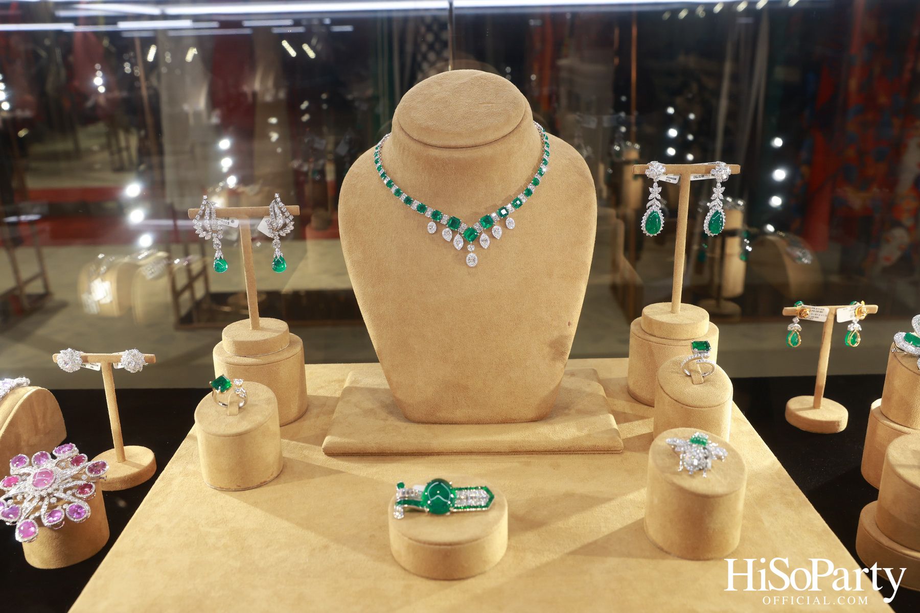 Beauty Gems เปิดตัวคอลเลกชันใหม่ ‘Abeille Magnifique’ สะท้อนความงดงามอันทรงพลังของผึ้ง