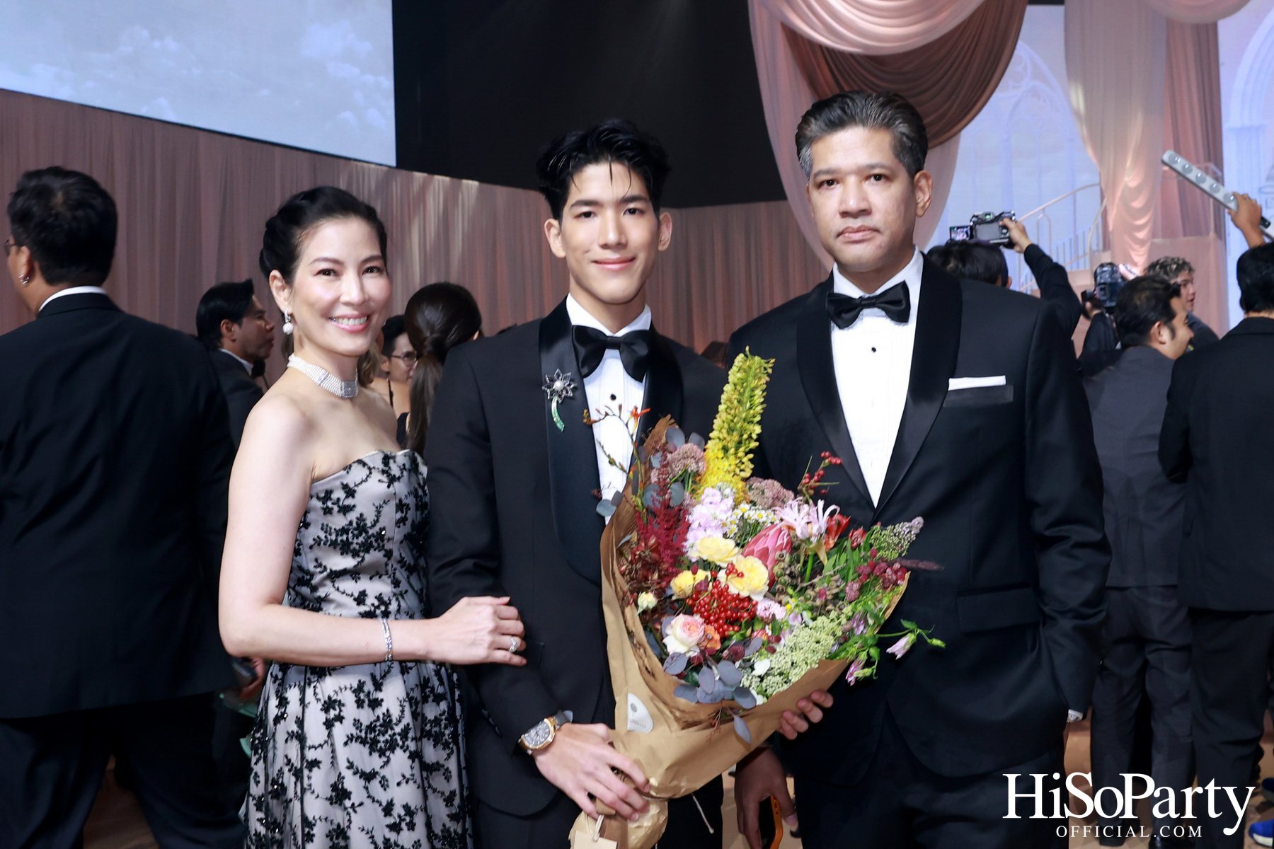 EM DISTRICT เนรมิตค่ำคืนสุดสง่างาม ‘LA BELLE et LE BEAU 2025’ เปิดตัว 15 หนุ่มสาว GEN Z ที่มากด้วยความสามารถ และแพชชั่น