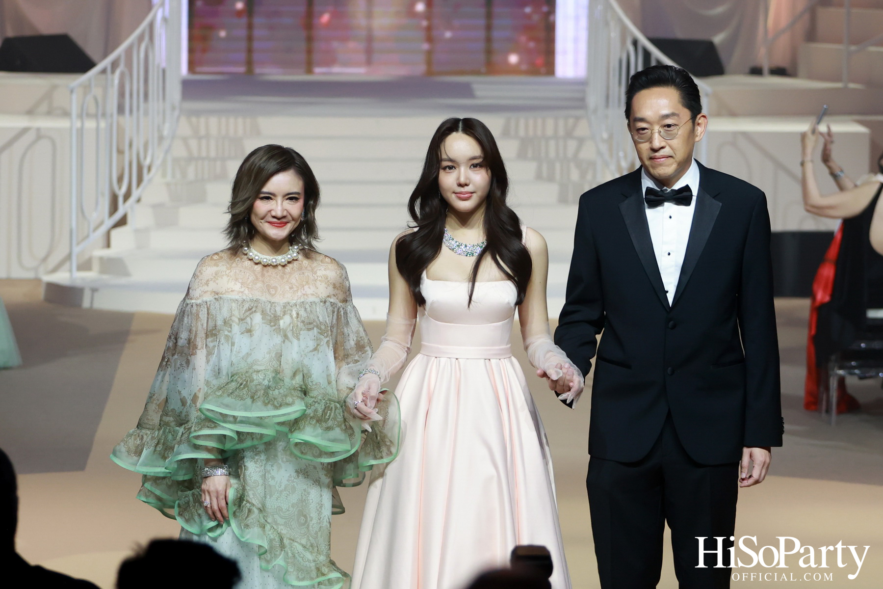 EM DISTRICT เนรมิตค่ำคืนสุดสง่างาม ‘LA BELLE et LE BEAU 2025’ เปิดตัว 15 หนุ่มสาว GEN Z ที่มากด้วยความสามารถ และแพชชั่น