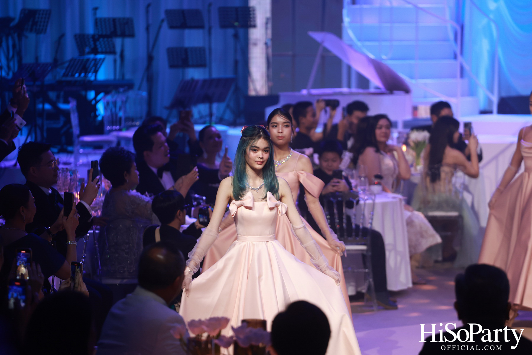 EM DISTRICT เนรมิตค่ำคืนสุดสง่างาม ‘LA BELLE et LE BEAU 2025’ เปิดตัว 15 หนุ่มสาว GEN Z ที่มากด้วยความสามารถ และแพชชั่น