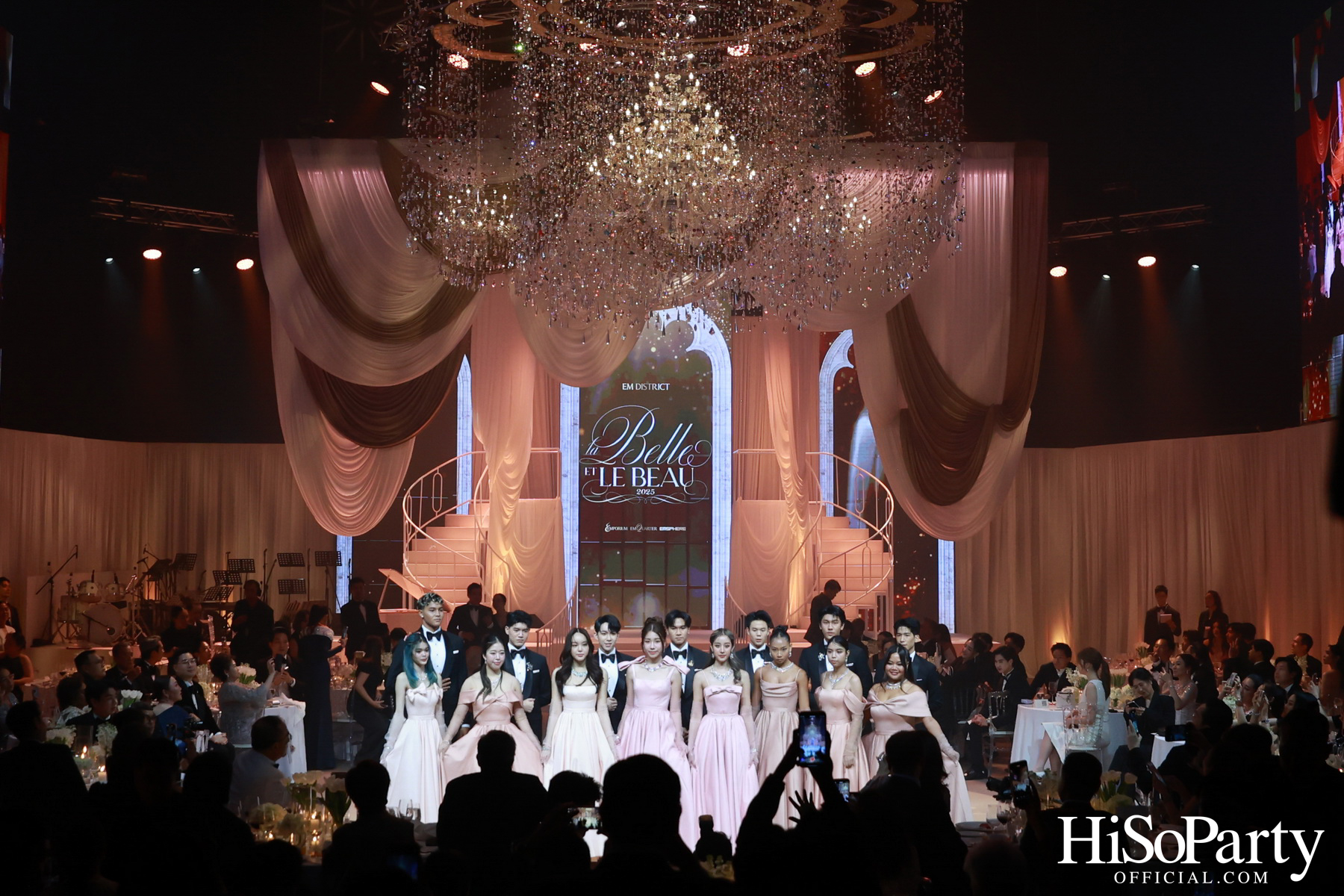 EM DISTRICT เนรมิตค่ำคืนสุดสง่างาม ‘LA BELLE et LE BEAU 2025’ เปิดตัว 15 หนุ่มสาว GEN Z ที่มากด้วยความสามารถ และแพชชั่น