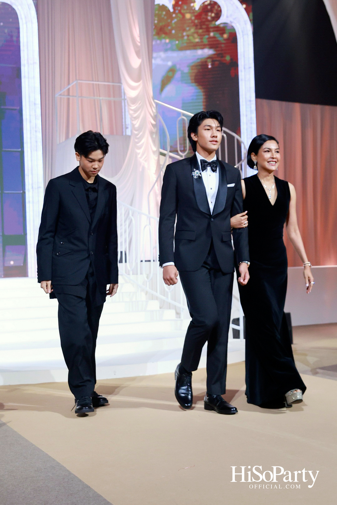 EM DISTRICT เนรมิตค่ำคืนสุดสง่างาม ‘LA BELLE et LE BEAU 2025’ เปิดตัว 15 หนุ่มสาว GEN Z ที่มากด้วยความสามารถ และแพชชั่น