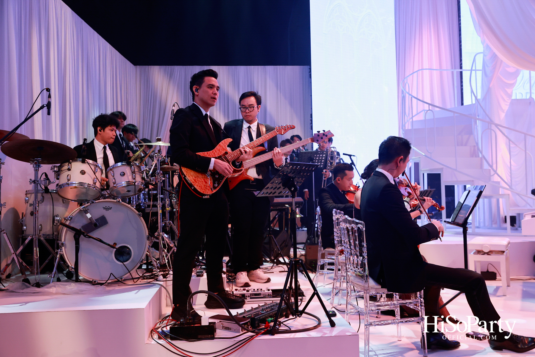 EM DISTRICT เนรมิตค่ำคืนสุดสง่างาม ‘LA BELLE et LE BEAU 2025’ เปิดตัว 15 หนุ่มสาว GEN Z ที่มากด้วยความสามารถ และแพชชั่น