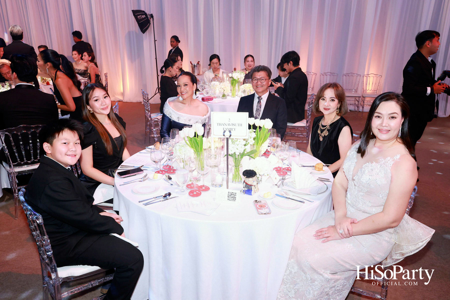 EM DISTRICT เนรมิตค่ำคืนสุดสง่างาม ‘LA BELLE et LE BEAU 2025’ เปิดตัว 15 หนุ่มสาว GEN Z ที่มากด้วยความสามารถ และแพชชั่น