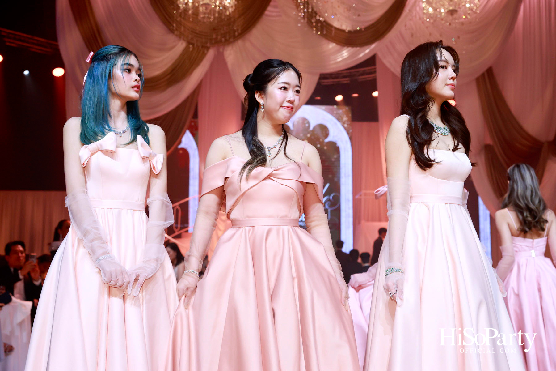 EM DISTRICT เนรมิตค่ำคืนสุดสง่างาม ‘LA BELLE et LE BEAU 2025’ เปิดตัว 15 หนุ่มสาว GEN Z ที่มากด้วยความสามารถ และแพชชั่น