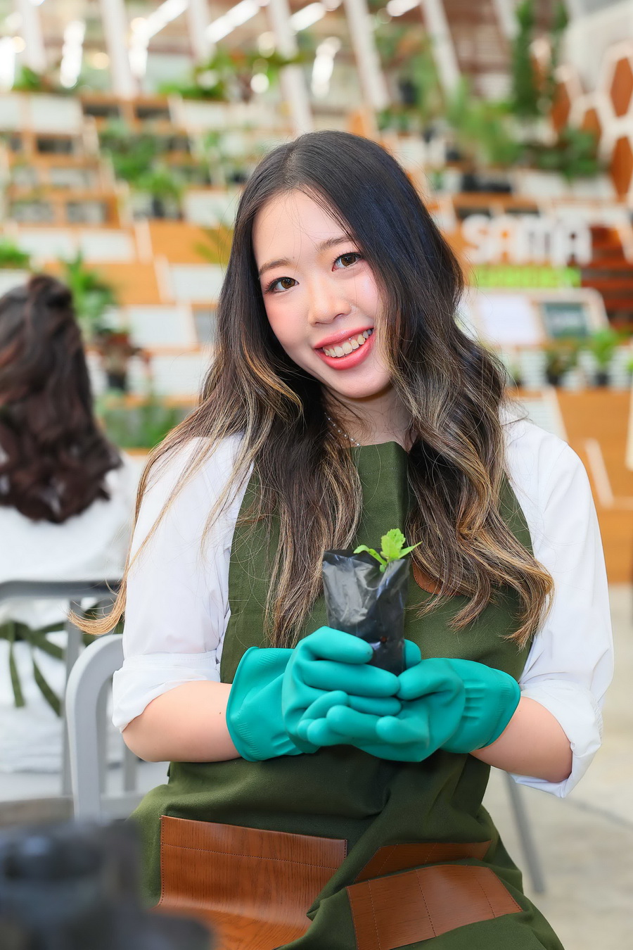 EM DISTRICT ชวน 15 หนุ่มสาว LA BELLE et LE BEAU รุ่น 2 ร่วมกิจกรรมเพื่อสังคม ปลูกต้นกล้าเพื่อโลกสีเขียว