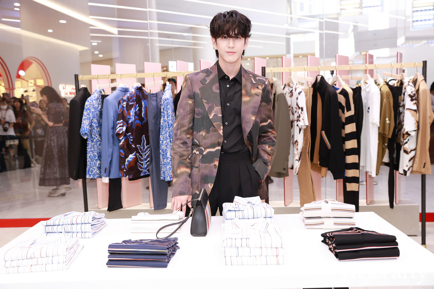 Paul Smith เปิดแฟล็กชิพสโตร์แห่งใหม่ที่เอ็มควอเทียร์ ใหญ่ที่สุดในเอเชียตะวันออกเฉียงใต้ พร้อมเผยคอลเลกชัน Autumn/Winter 2025