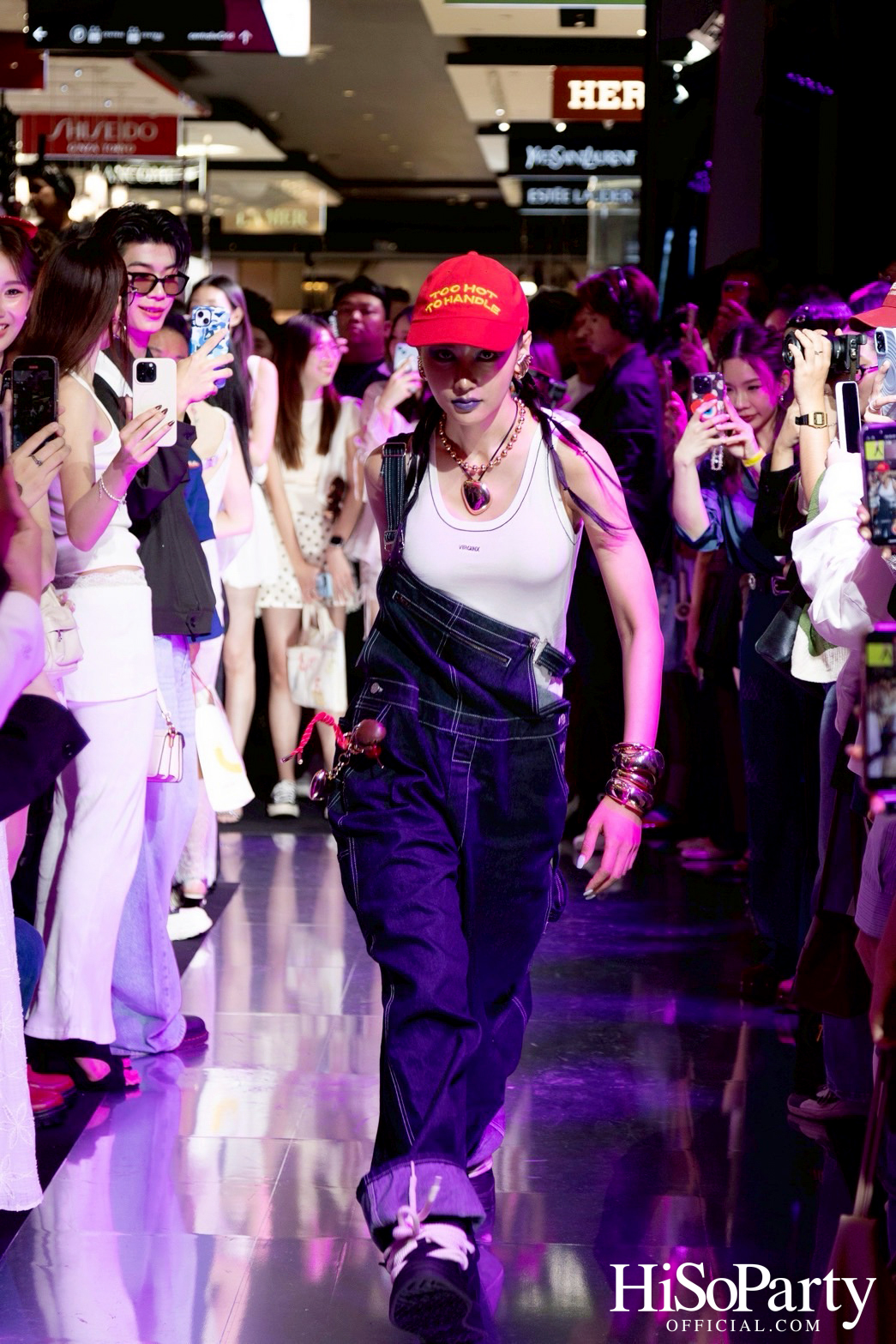 Central The Fashion Disruptors 2025 รวมพลัง 16 แบรนด์ออนไลน์ไทย สู่แฟชั่นโชว์ยิ่งใหญ่บนรันเวย์