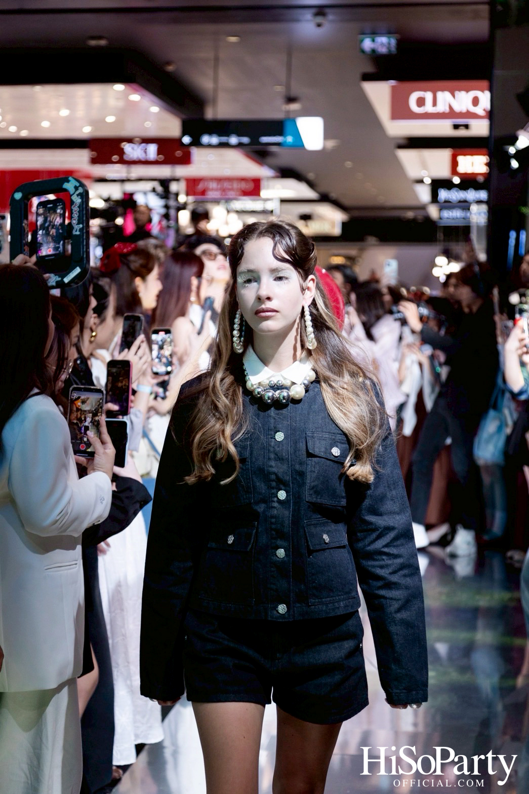 Central The Fashion Disruptors 2025 รวมพลัง 16 แบรนด์ออนไลน์ไทย สู่แฟชั่นโชว์ยิ่งใหญ่บนรันเวย์