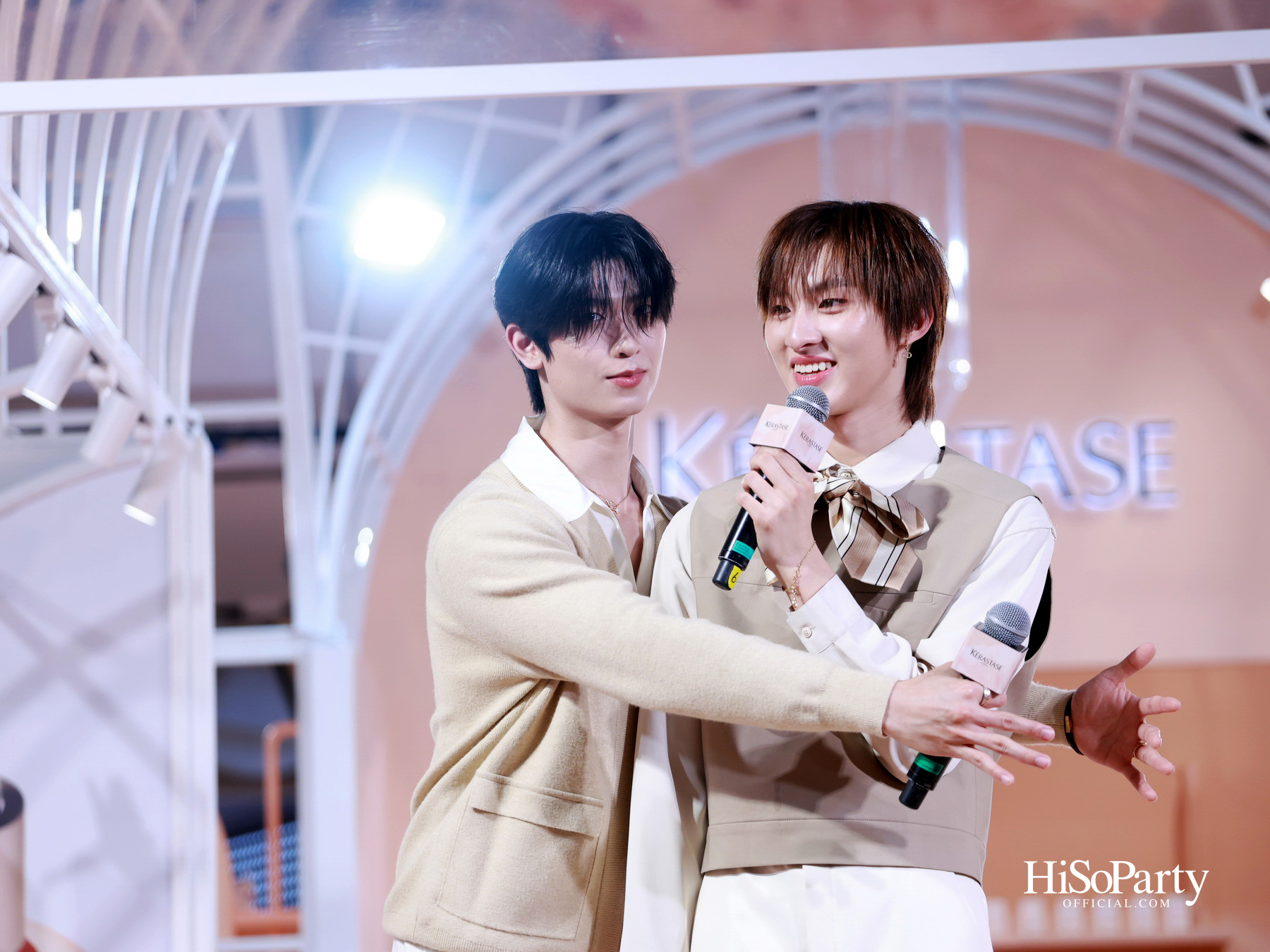 Kérastase เปิดตัว ‘Gloss Absolu’ คอลเลกชันใหม่ ครั้งแรก! กับเทคโนโลยี Hydra-Glazing เพื่อผมเงางามระดับโอตกูตูร์