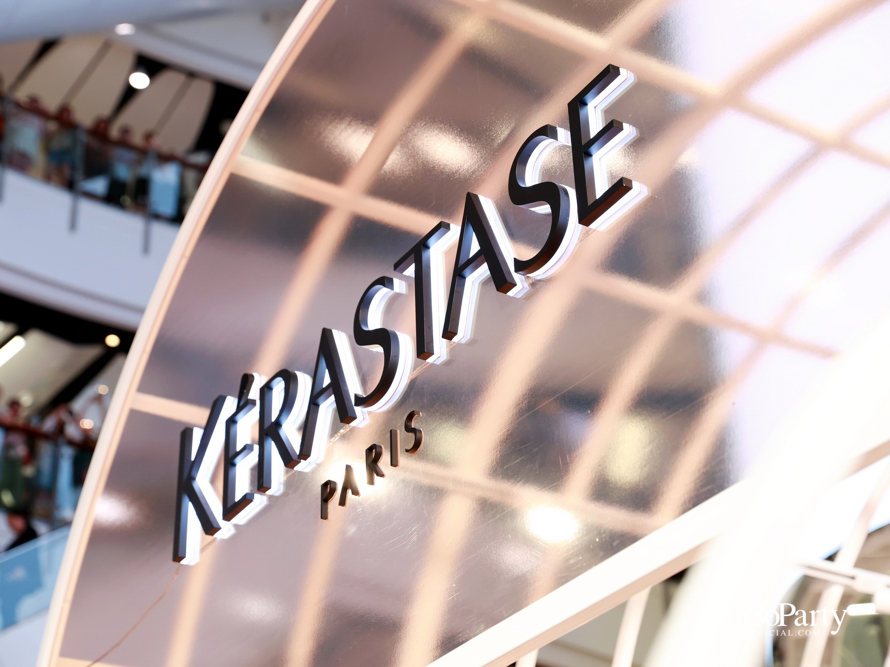 Kérastase เปิดตัว ‘Gloss Absolu’ คอลเลกชันใหม่ ครั้งแรก! กับเทคโนโลยี Hydra-Glazing เพื่อผมเงางามระดับโอตกูตูร์