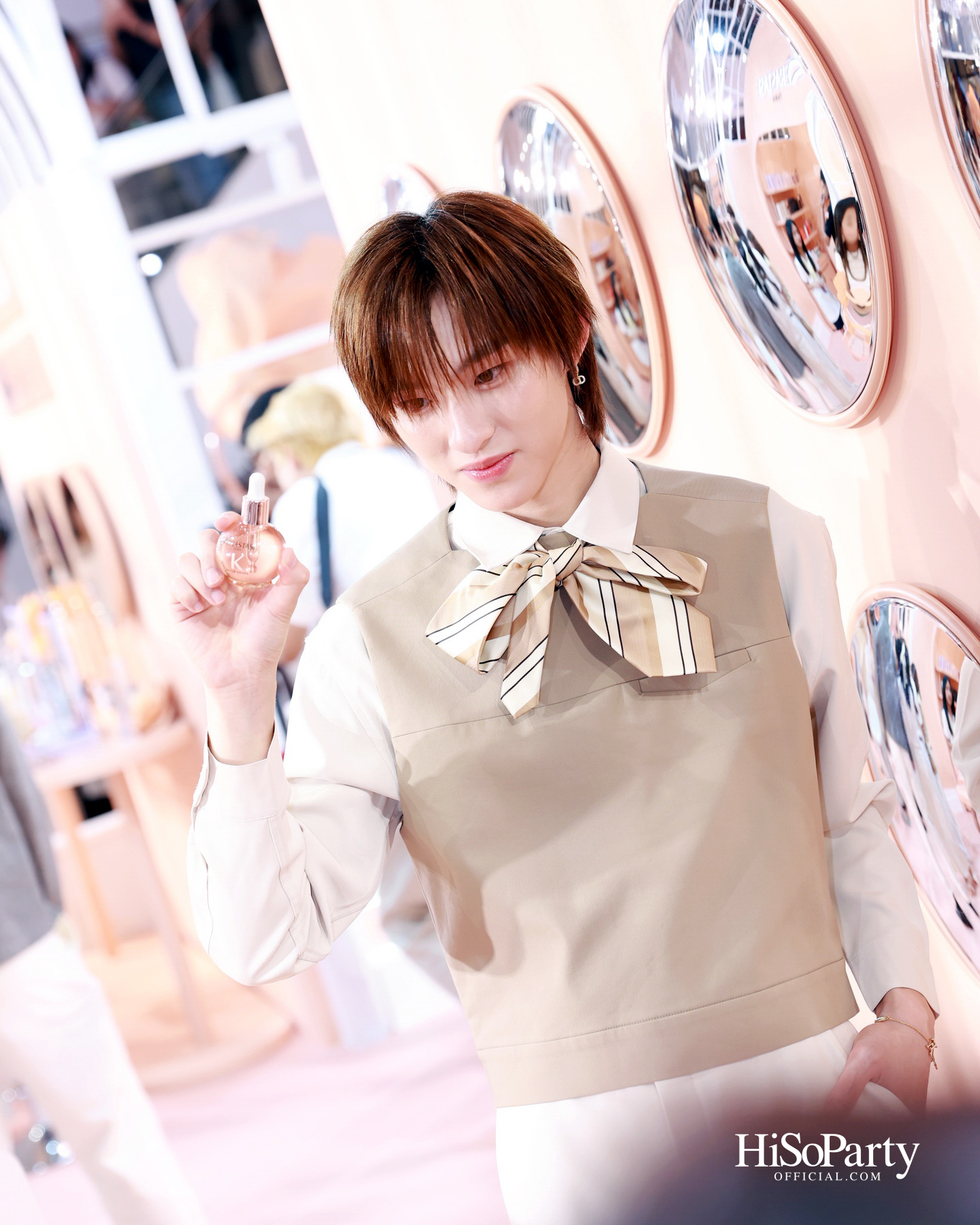 Kérastase เปิดตัว ‘Gloss Absolu’ คอลเลกชันใหม่ ครั้งแรก! กับเทคโนโลยี Hydra-Glazing เพื่อผมเงางามระดับโอตกูตูร์