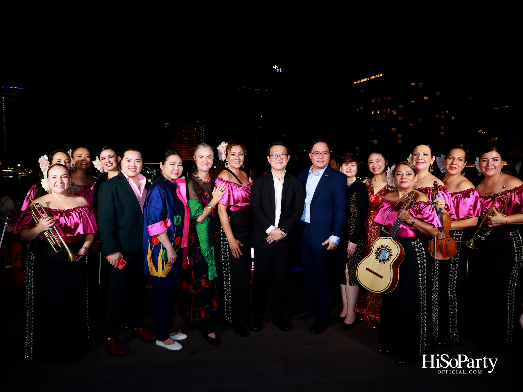 กาล่าดินเนอร์คอนเสิร์ตโดย Mariachi Bonitas de Dinorah บนเรือแซฟฟรอน เฉลิมฉลอง 50 ปี ความสัมพันธ์ทางการทูตไทย–เม็กซิโก
