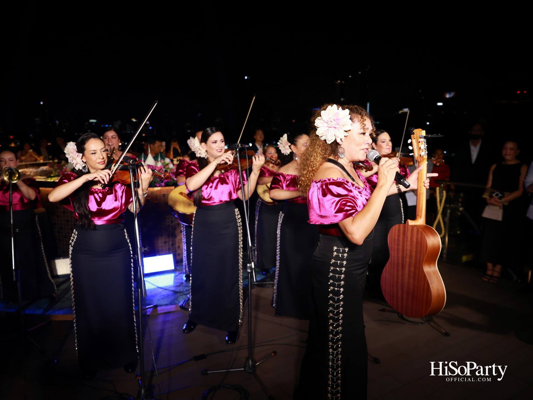 กาล่าดินเนอร์คอนเสิร์ตโดย Mariachi Bonitas de Dinorah บนเรือแซฟฟรอน เฉลิมฉลอง 50 ปี ความสัมพันธ์ทางการทูตไทย–เม็กซิโก