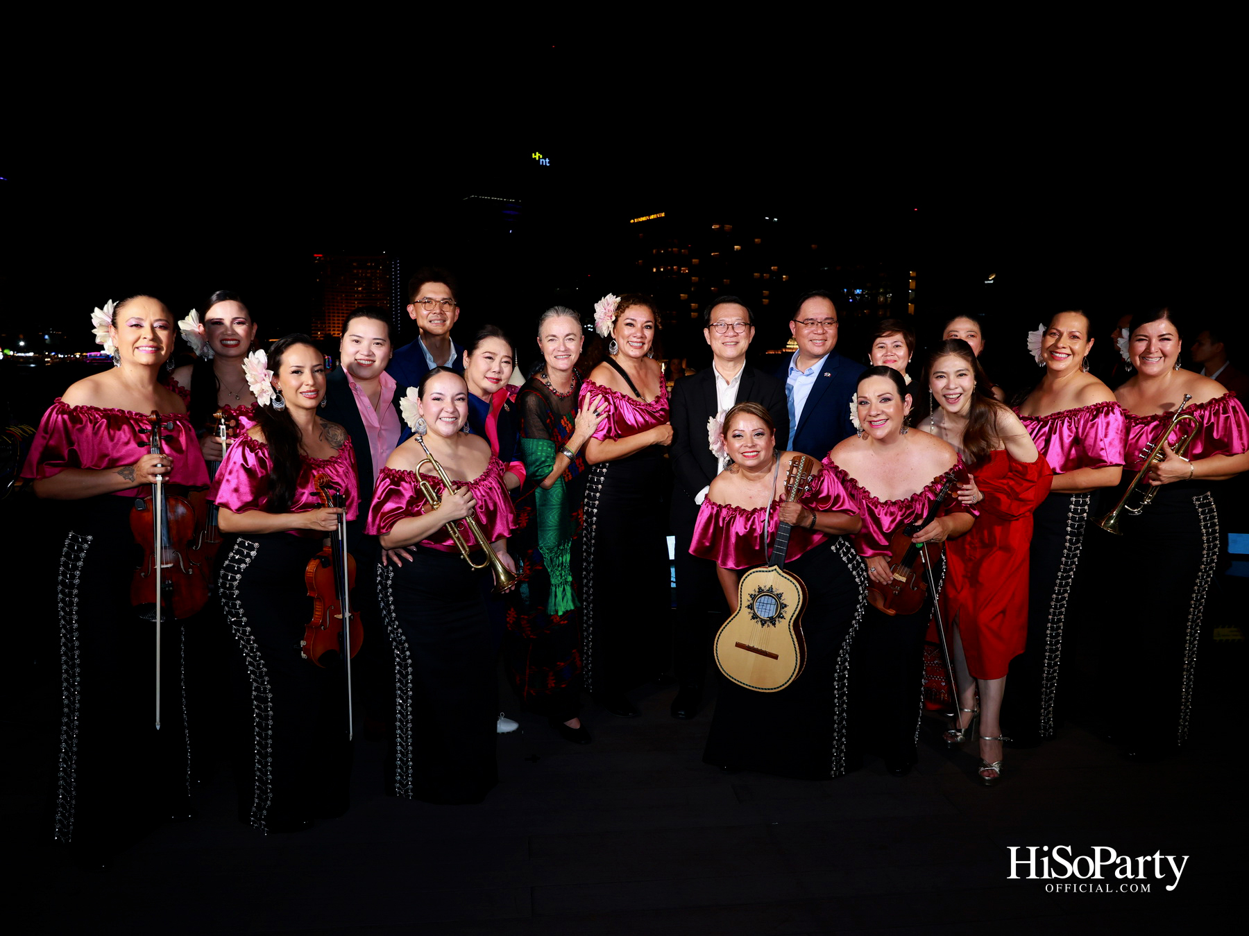 กาล่าดินเนอร์คอนเสิร์ตโดย Mariachi Bonitas de Dinorah บนเรือแซฟฟรอน เฉลิมฉลอง 50 ปี ความสัมพันธ์ทางการทูตไทย–เม็กซิโก