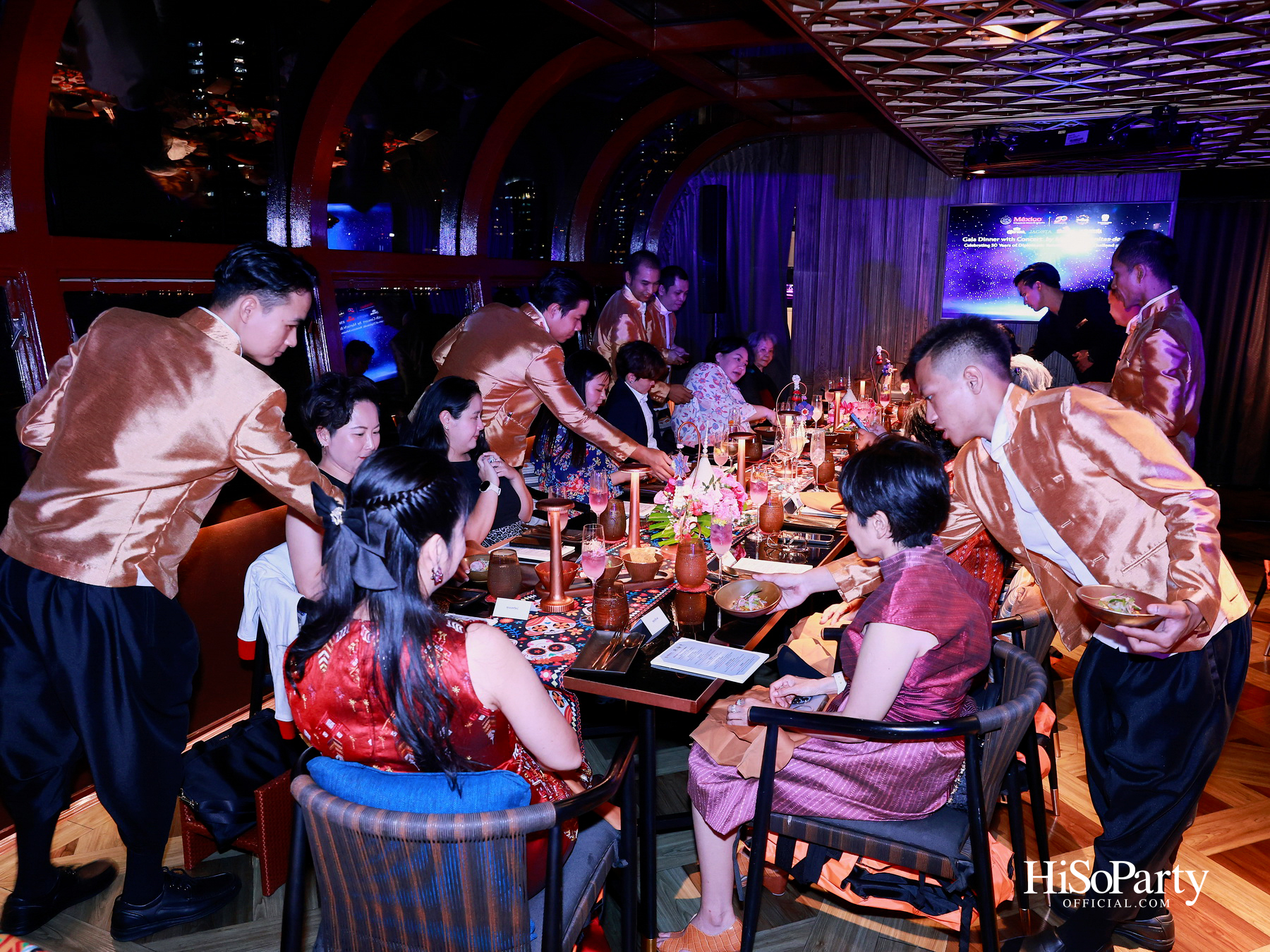กาล่าดินเนอร์คอนเสิร์ตโดย Mariachi Bonitas de Dinorah บนเรือแซฟฟรอน เฉลิมฉลอง 50 ปี ความสัมพันธ์ทางการทูตไทย–เม็กซิโก