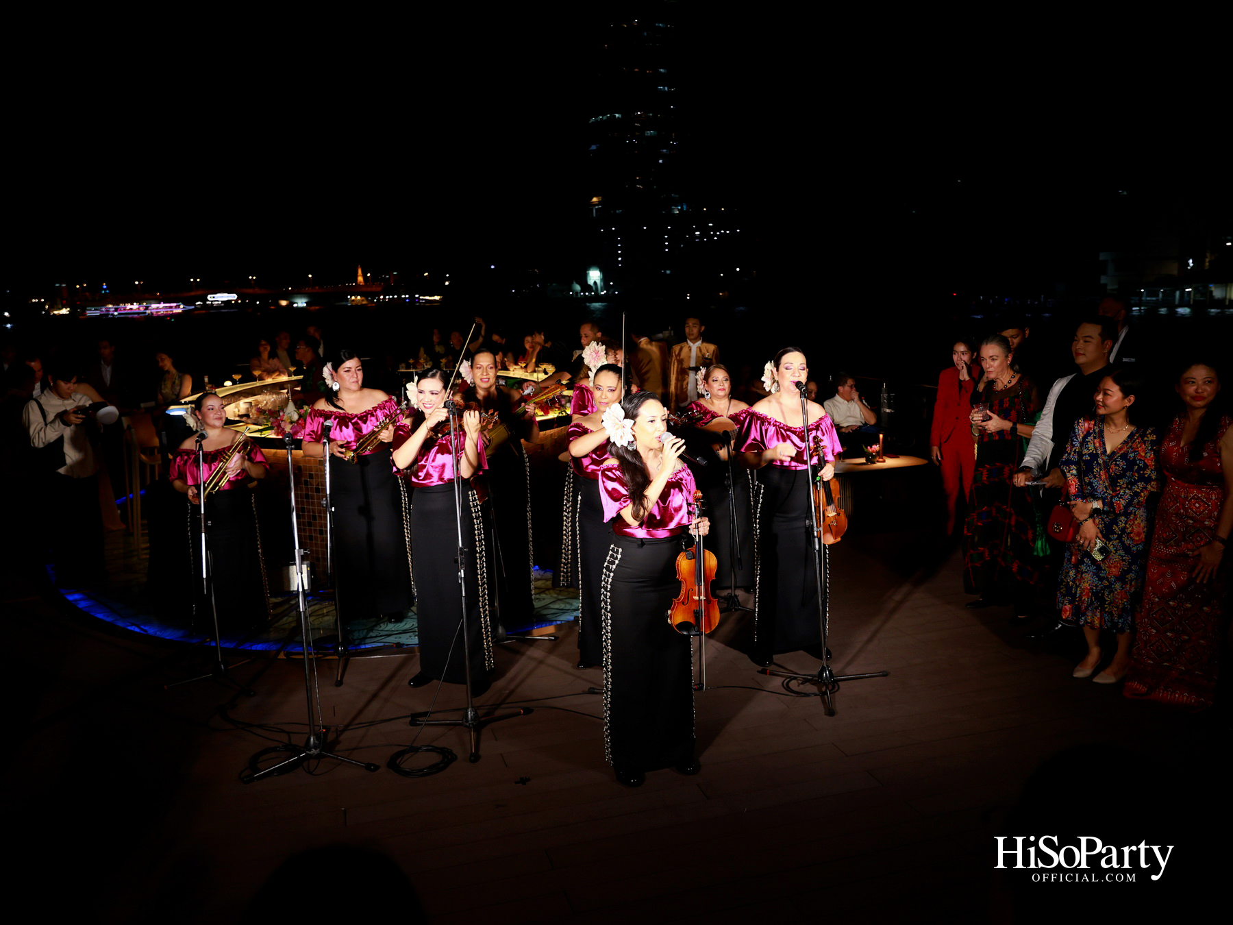 กาล่าดินเนอร์คอนเสิร์ตโดย Mariachi Bonitas de Dinorah บนเรือแซฟฟรอน เฉลิมฉลอง 50 ปี ความสัมพันธ์ทางการทูตไทย–เม็กซิโก