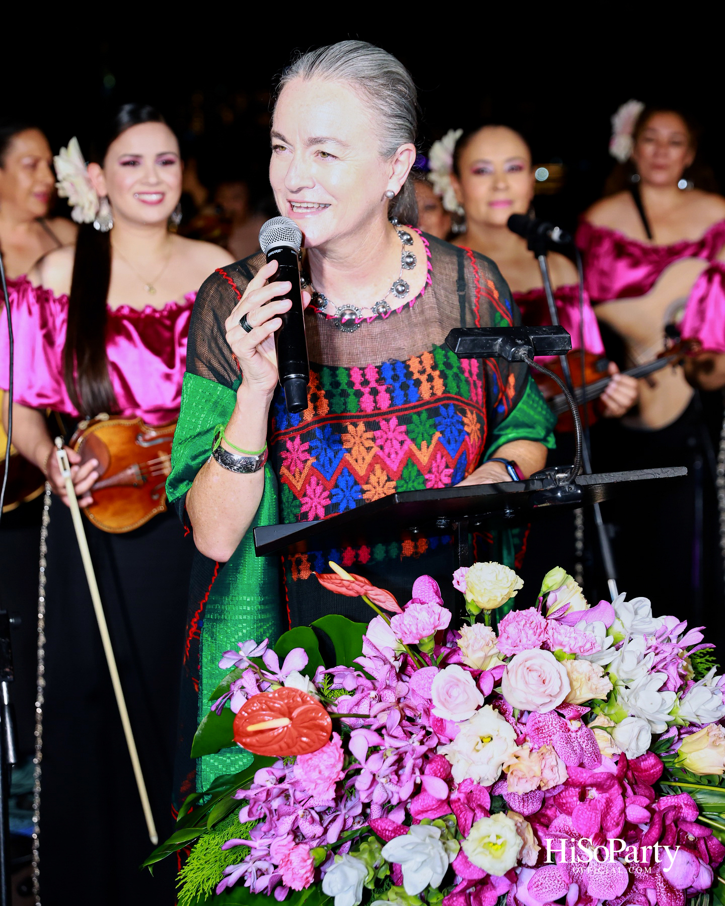 กาล่าดินเนอร์คอนเสิร์ตโดย Mariachi Bonitas de Dinorah บนเรือแซฟฟรอน เฉลิมฉลอง 50 ปี ความสัมพันธ์ทางการทูตไทย–เม็กซิโก