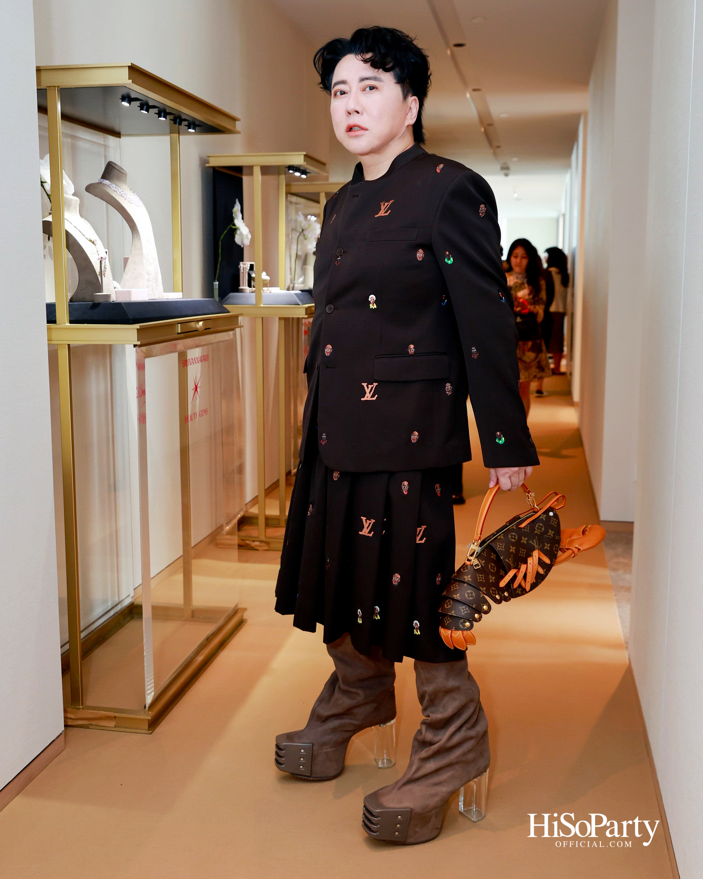 PRIVATE SHOWCASE AT SCOPE THONGLOR FEATURING SHOW UNIT ALONGSIDE MASTERPIECES CURATED BY BEAUTY GEMS