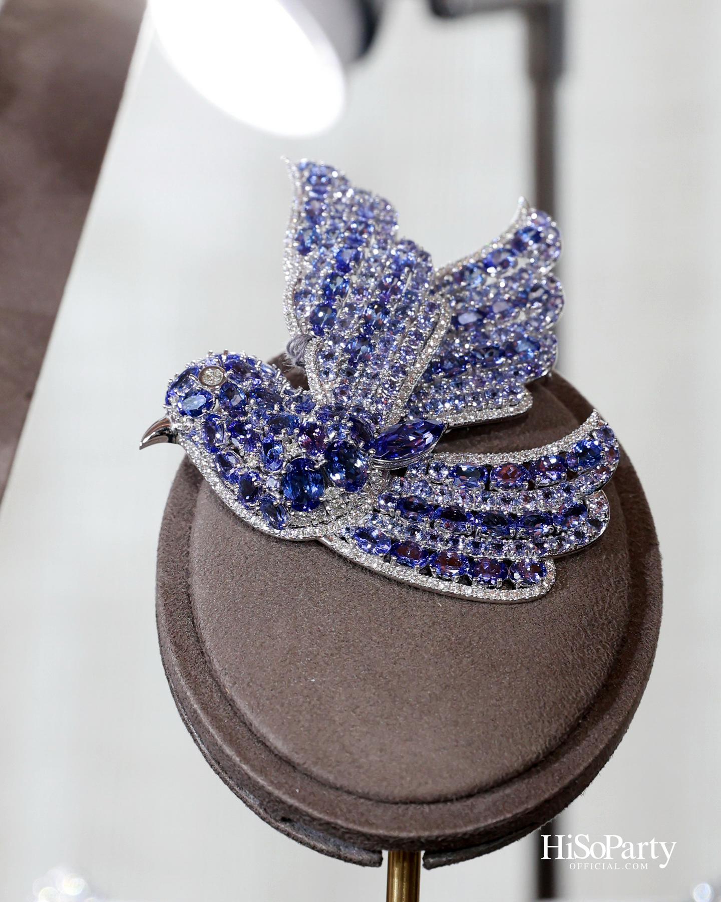 PRIVATE SHOWCASE AT SCOPE THONGLOR FEATURING SHOW UNIT ALONGSIDE MASTERPIECES CURATED BY BEAUTY GEMS