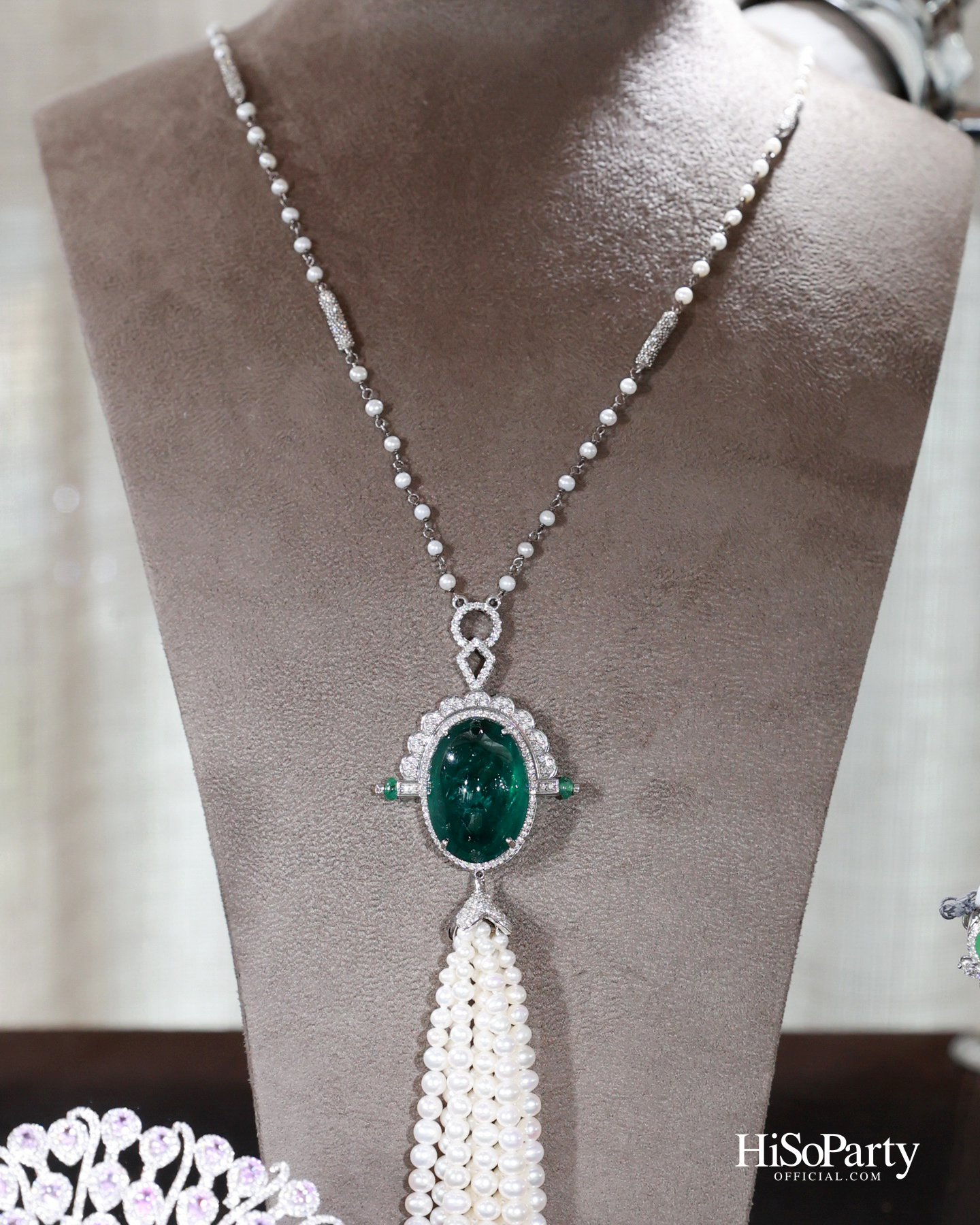 PRIVATE SHOWCASE AT SCOPE THONGLOR FEATURING SHOW UNIT ALONGSIDE MASTERPIECES CURATED BY BEAUTY GEMS