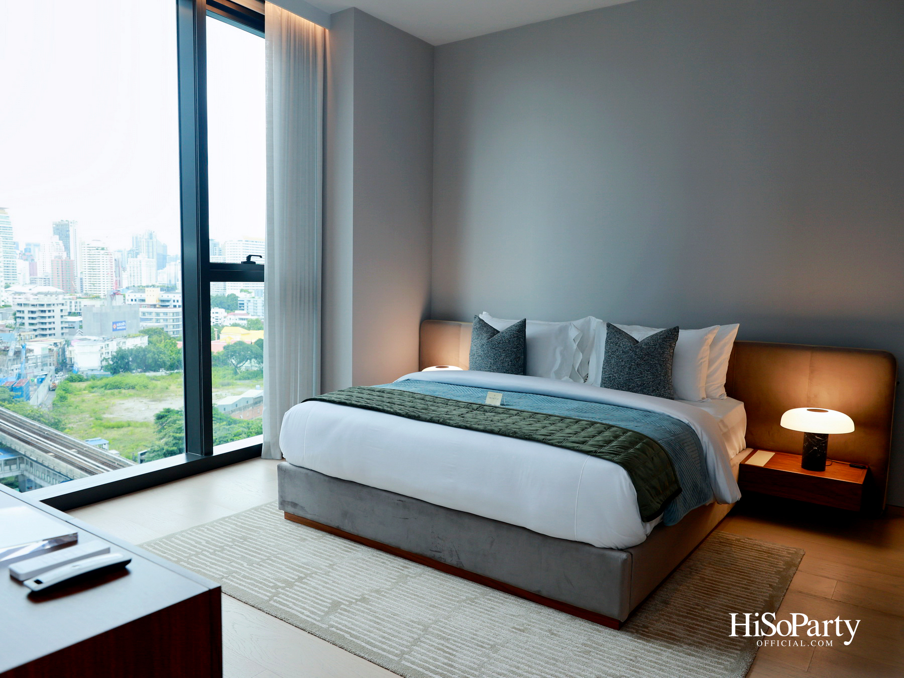 PRIVATE SHOWCASE AT SCOPE THONGLOR FEATURING SHOW UNIT ALONGSIDE MASTERPIECES CURATED BY BEAUTY GEMS