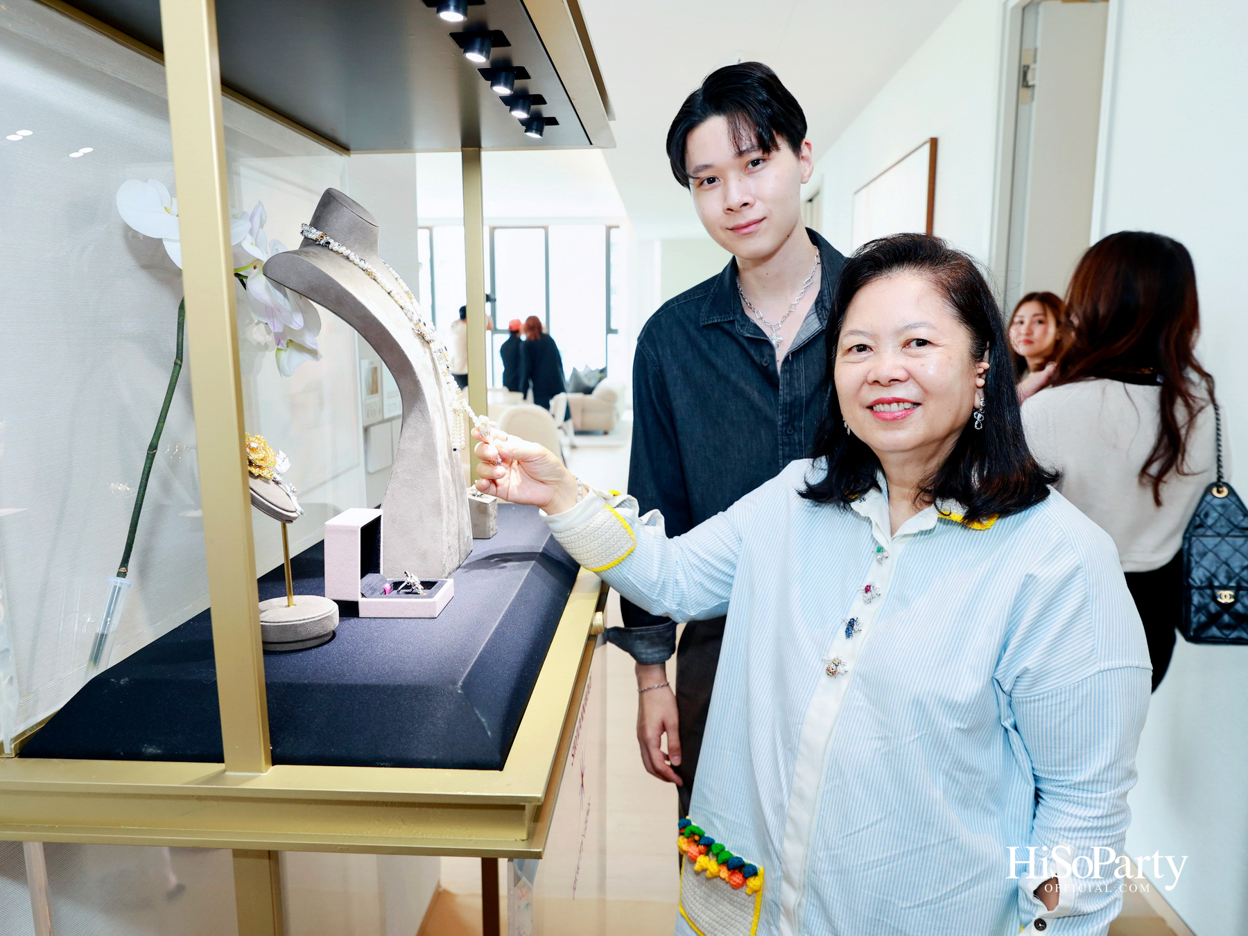 PRIVATE SHOWCASE AT SCOPE THONGLOR FEATURING SHOW UNIT ALONGSIDE MASTERPIECES CURATED BY BEAUTY GEMS