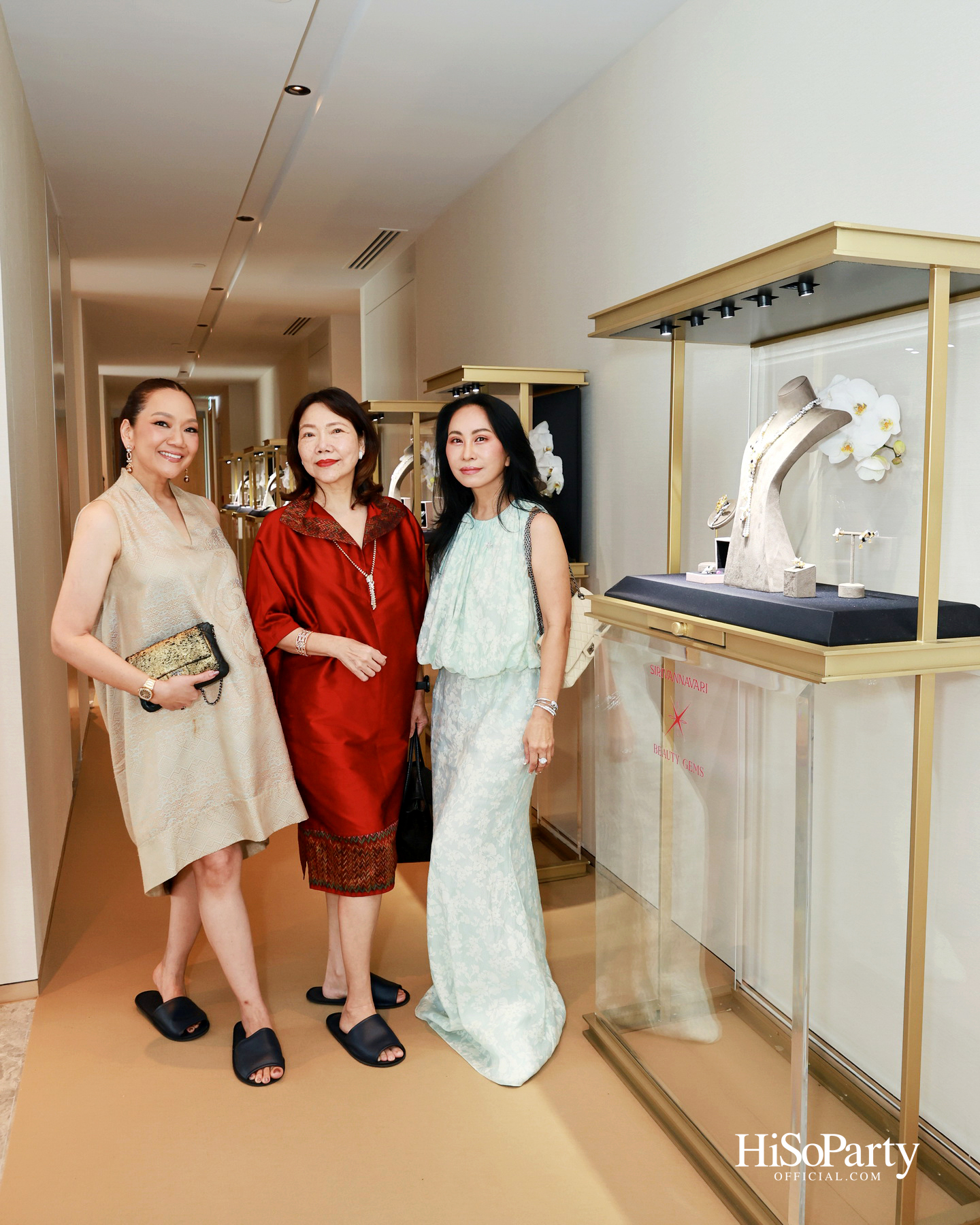 PRIVATE SHOWCASE AT SCOPE THONGLOR FEATURING SHOW UNIT ALONGSIDE MASTERPIECES CURATED BY BEAUTY GEMS