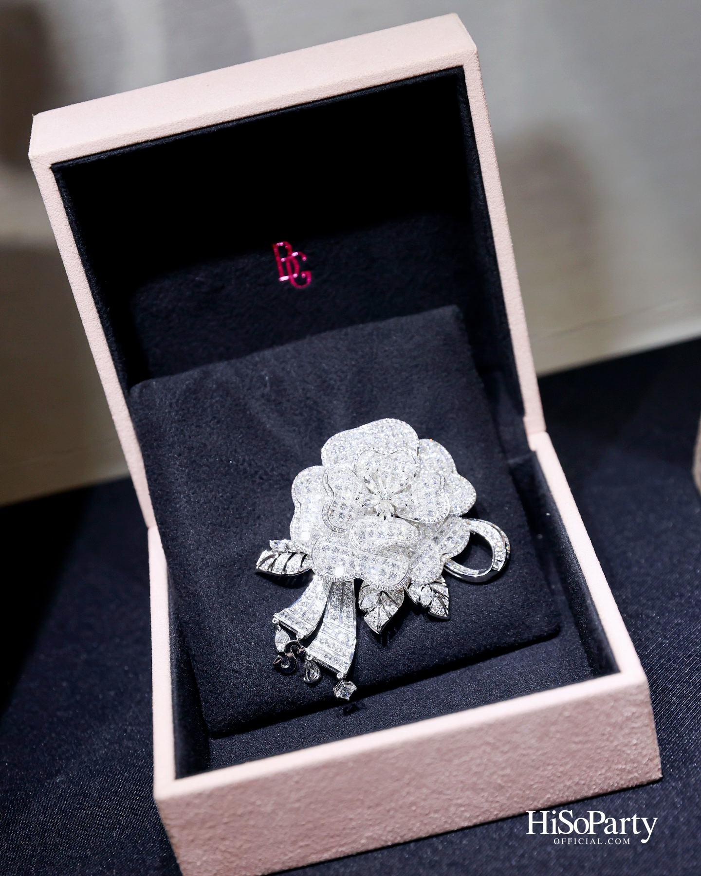 PRIVATE SHOWCASE AT SCOPE THONGLOR FEATURING SHOW UNIT ALONGSIDE MASTERPIECES CURATED BY BEAUTY GEMS