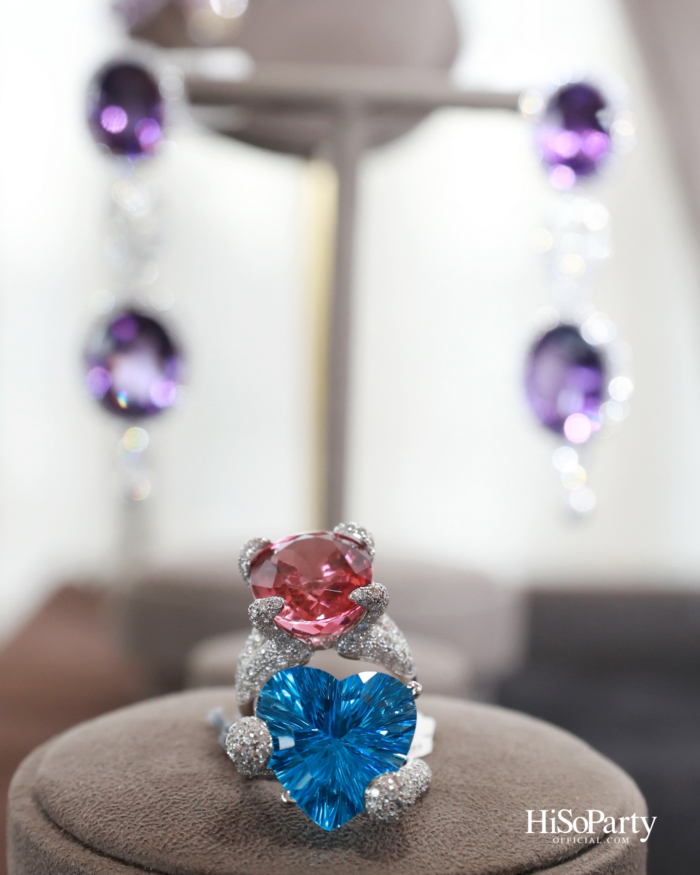 PRIVATE SHOWCASE AT SCOPE THONGLOR FEATURING SHOW UNIT ALONGSIDE MASTERPIECES CURATED BY BEAUTY GEMS