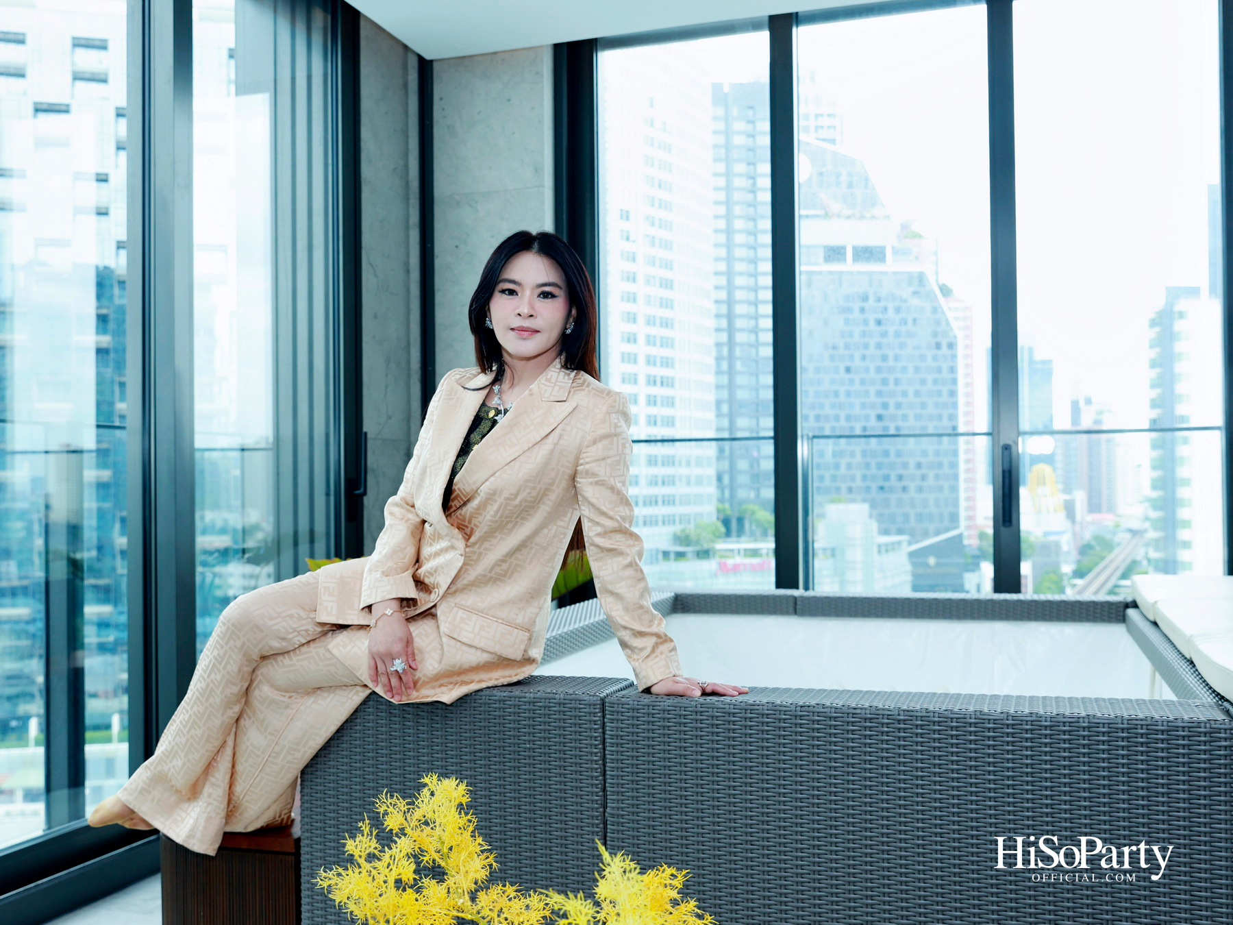 PRIVATE SHOWCASE AT SCOPE THONGLOR FEATURING SHOW UNIT ALONGSIDE MASTERPIECES CURATED BY BEAUTY GEMS