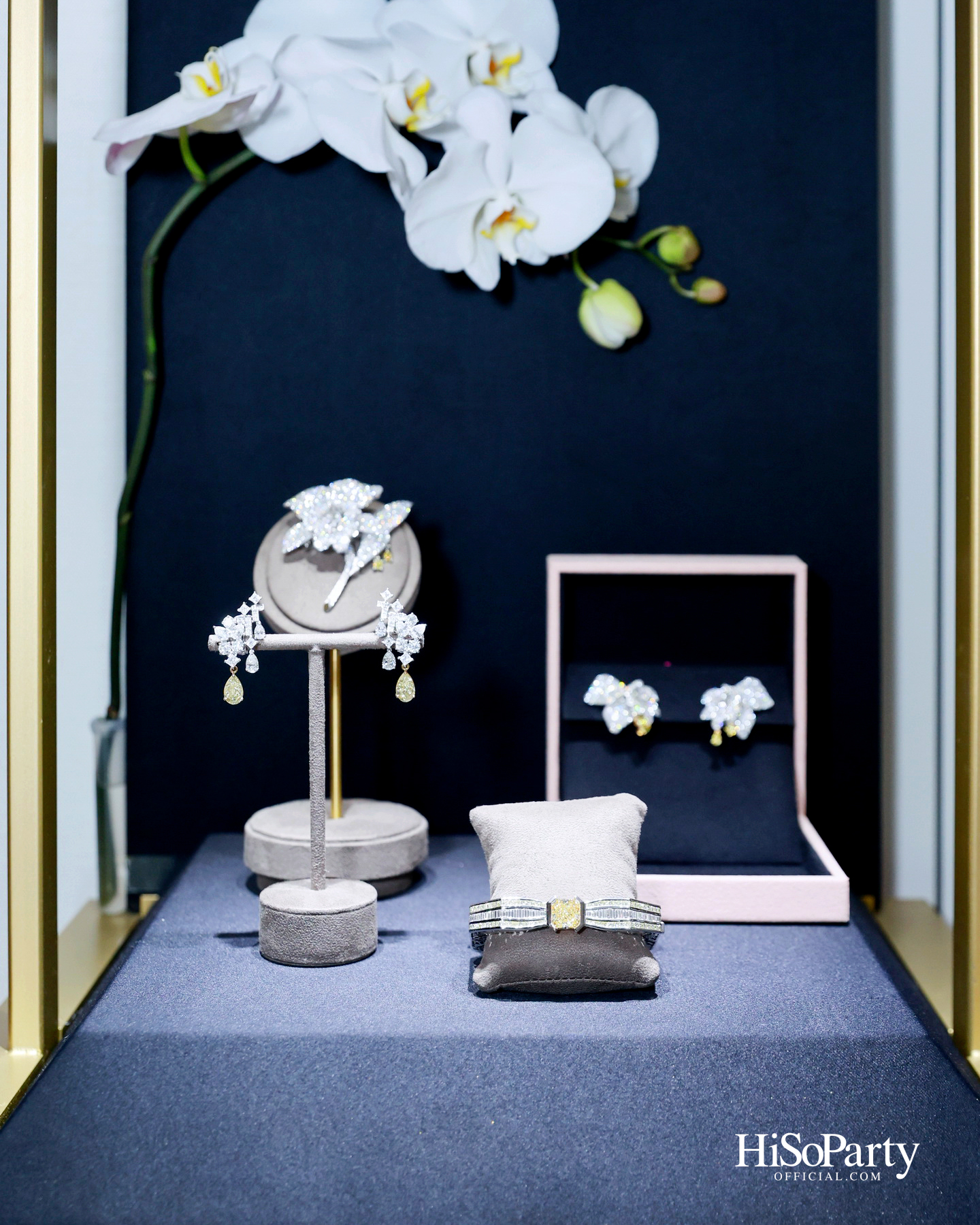 PRIVATE SHOWCASE AT SCOPE THONGLOR FEATURING SHOW UNIT ALONGSIDE MASTERPIECES CURATED BY BEAUTY GEMS