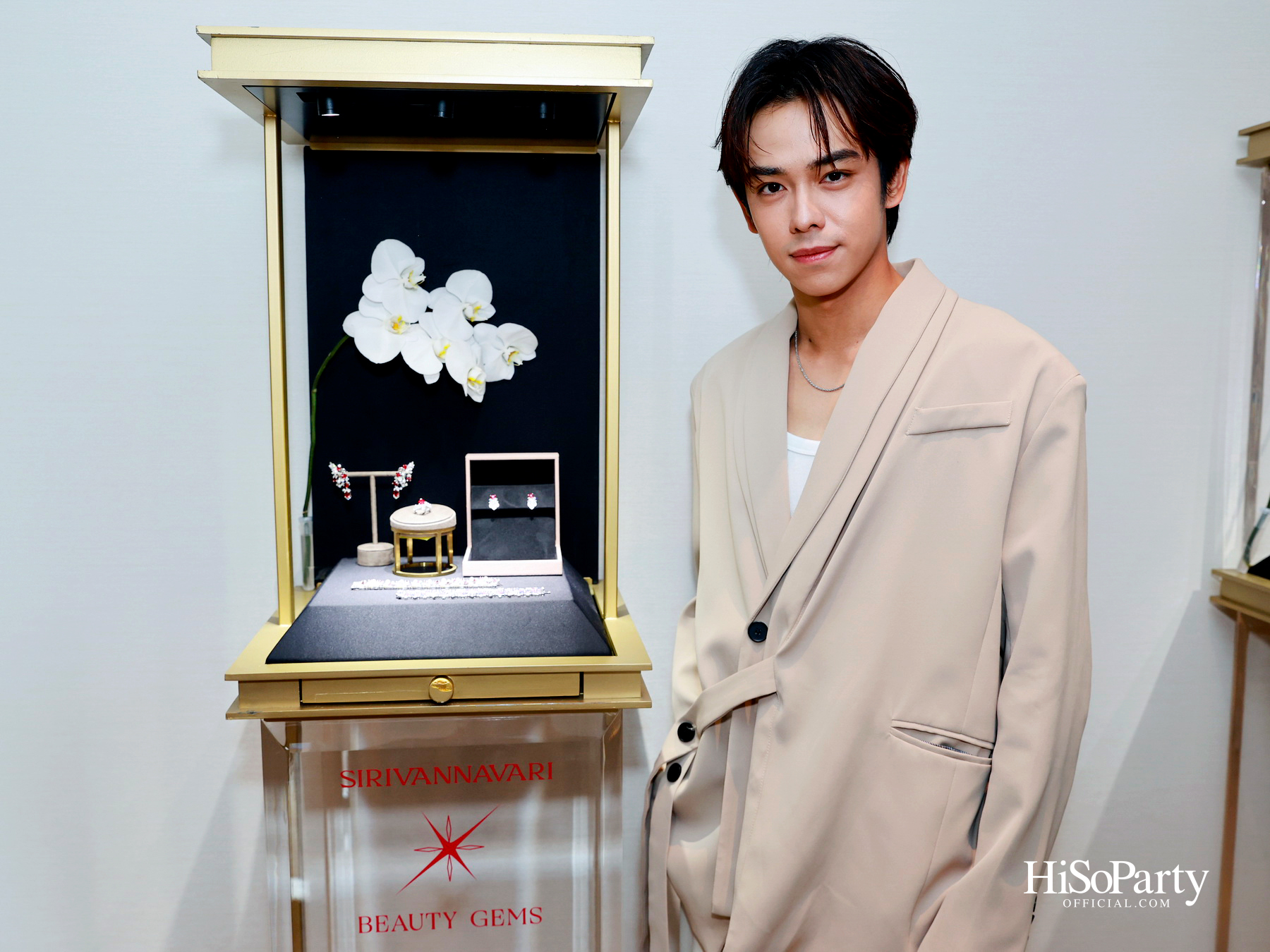 PRIVATE SHOWCASE AT SCOPE THONGLOR FEATURING SHOW UNIT ALONGSIDE MASTERPIECES CURATED BY BEAUTY GEMS