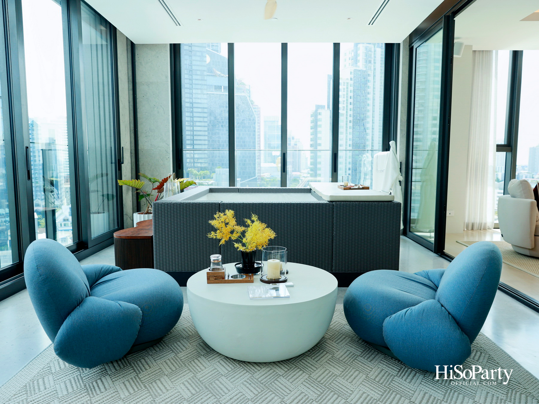 PRIVATE SHOWCASE AT SCOPE THONGLOR FEATURING SHOW UNIT ALONGSIDE MASTERPIECES CURATED BY BEAUTY GEMS