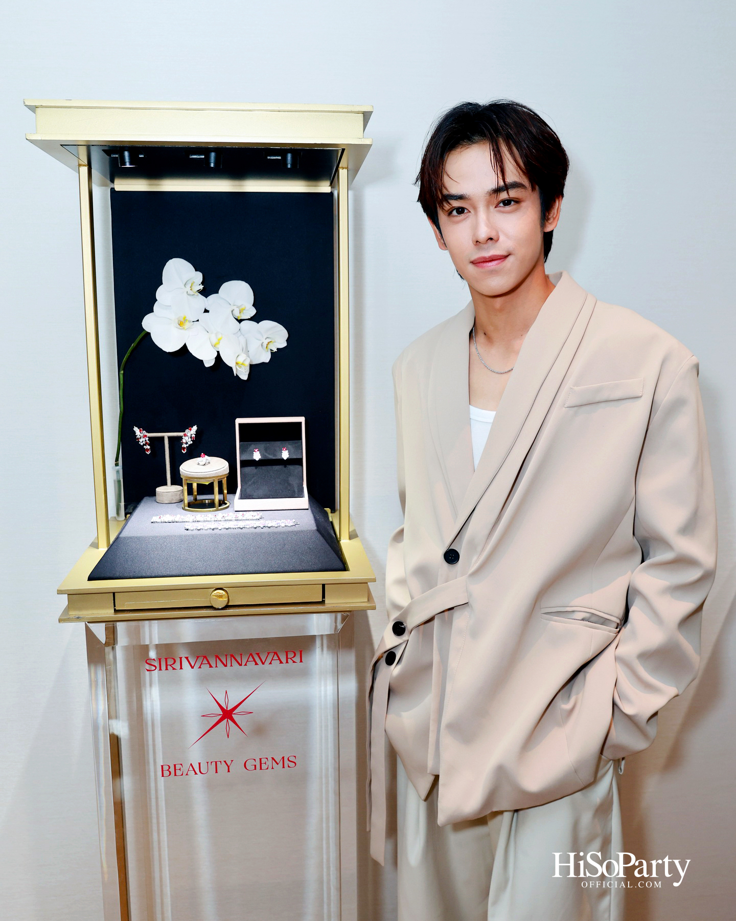 PRIVATE SHOWCASE AT SCOPE THONGLOR FEATURING SHOW UNIT ALONGSIDE MASTERPIECES CURATED BY BEAUTY GEMS