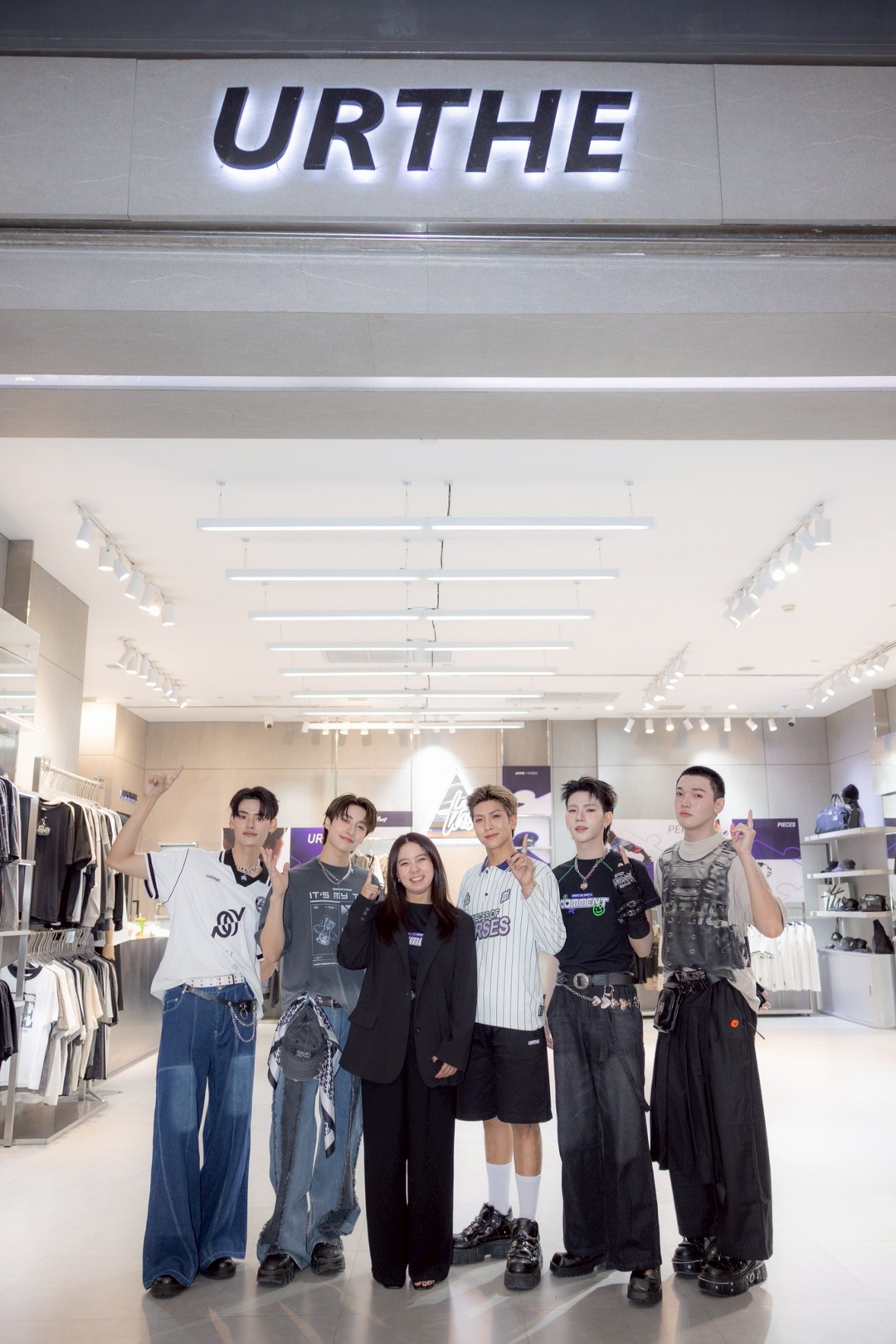 URTHE เปิดตัวคอลเลกชันพิเศษ URTHE x PERSES สตรีตแฟชั่นที่สะท้อนตัวตนและพลังของคนรุ่นใหม่