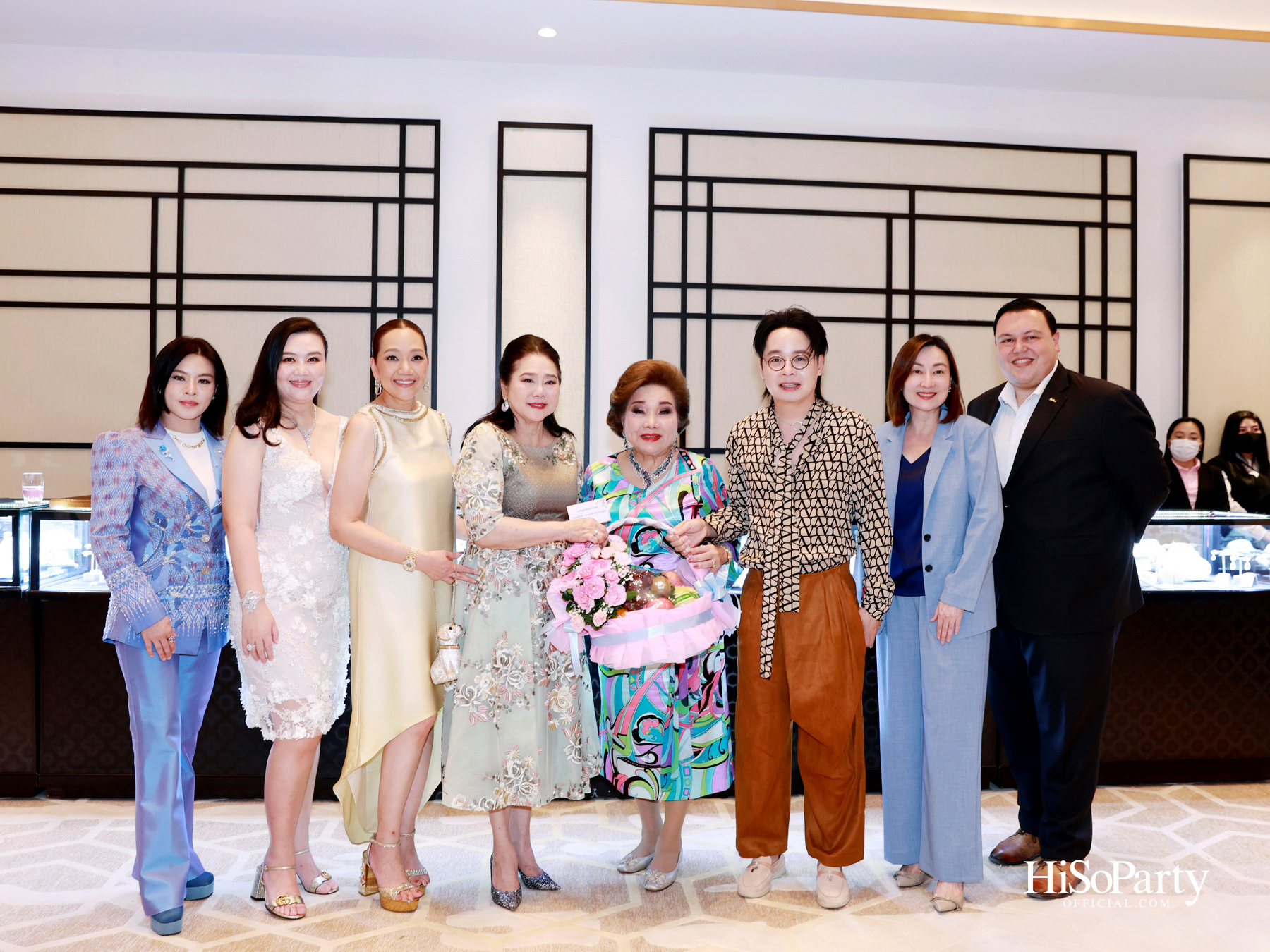 บิวตี้เจมส์ร่วมยินดีและจัดประมูลการกุศล แก่ประธานสภาสมาคมสตรีแห่งชาติฯ คนใหม่