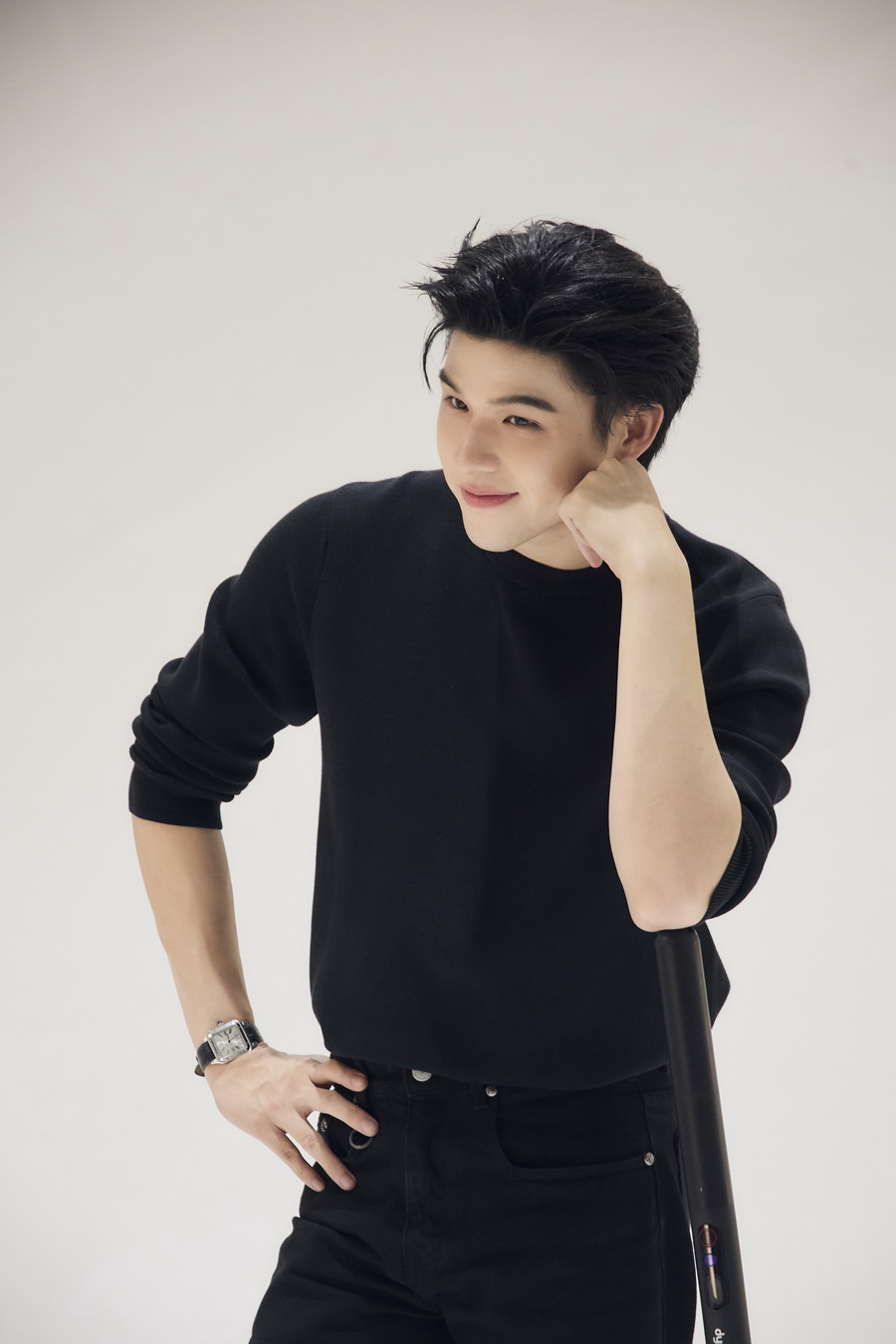 สกาย วงศ์รวี กับลุคใหม่สุดคูล พร้อมเทคโนโลยีสุดล้ำจาก Dyson เผยเบื้องหลังการร่วมงานในฐานะ Friend of Dyson